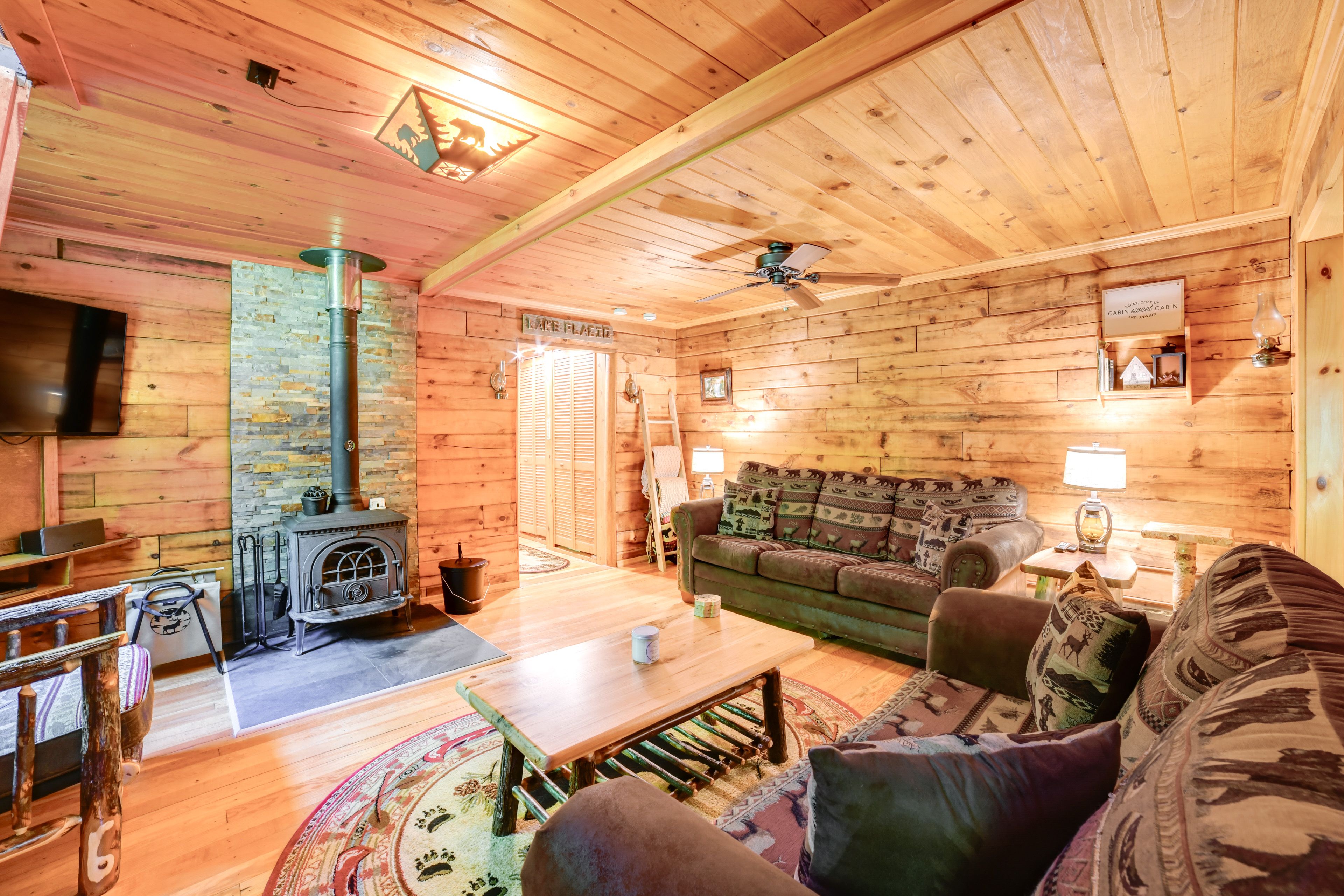 Living Room | Seasonal Wood-Burning Stove (Winter) | Smart TV