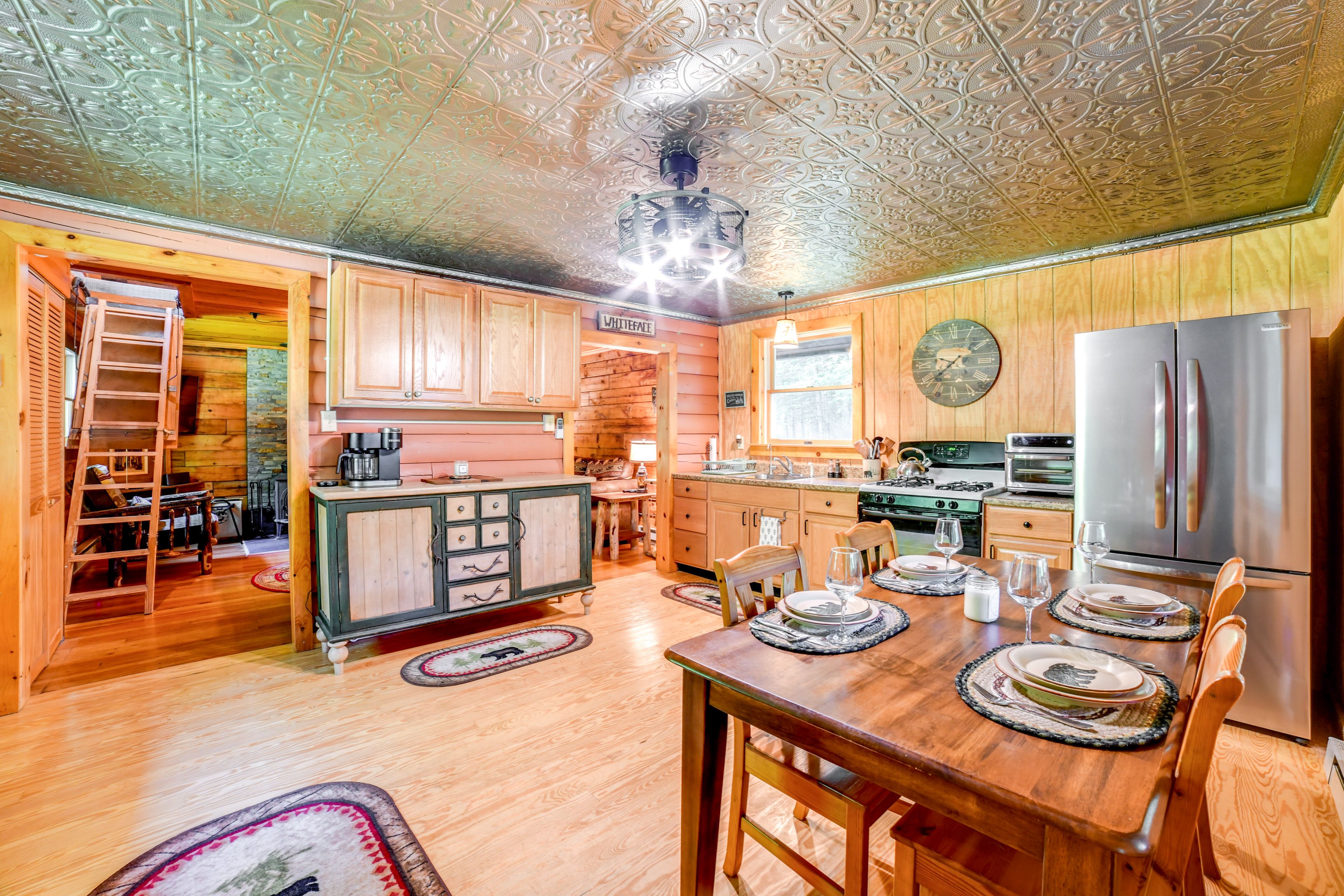 Dining Area | Dishware & Flatware Provided | High Chair | 1st Floor