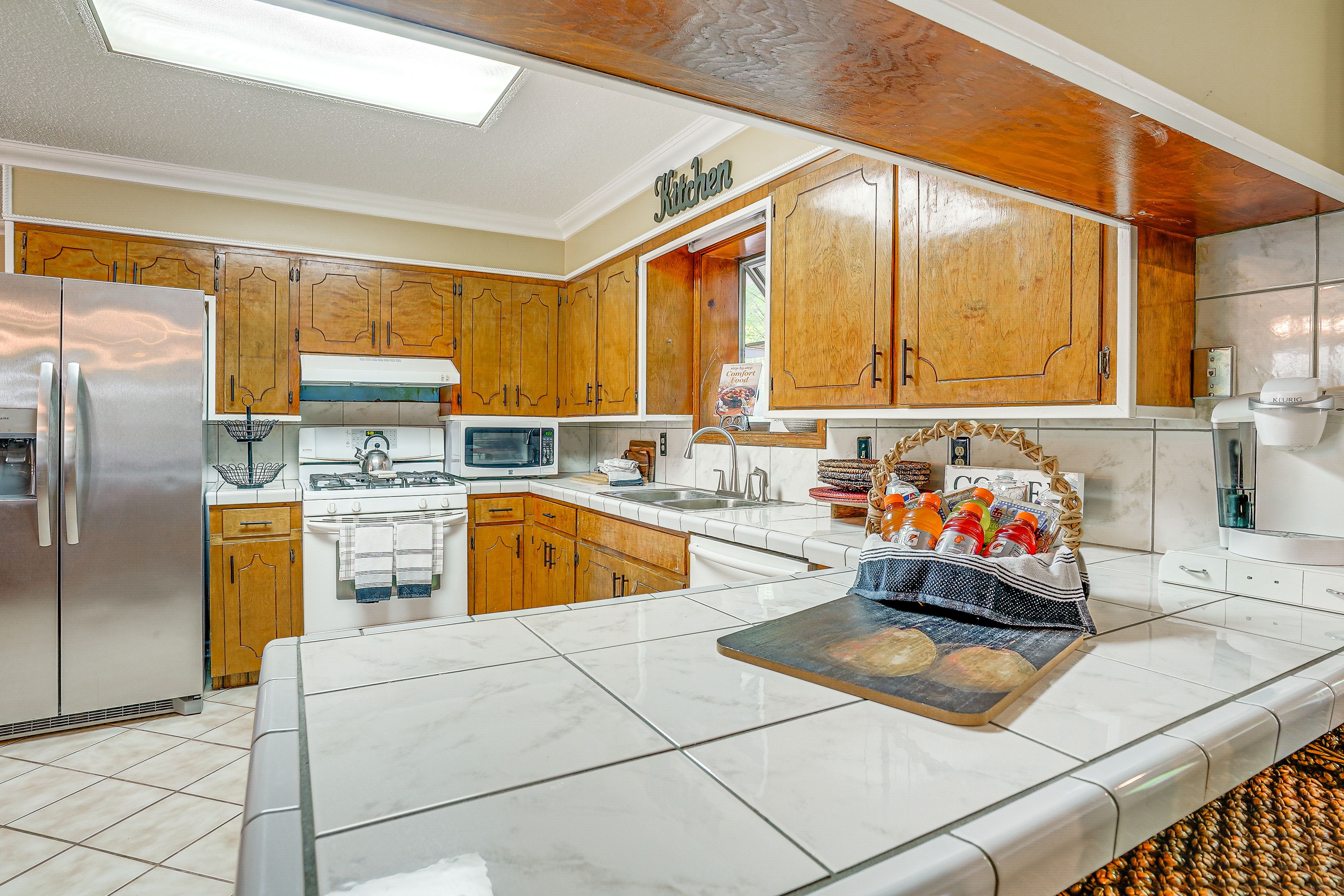 Kitchen | Keurig Coffee Maker | Waffle Maker | Toaster