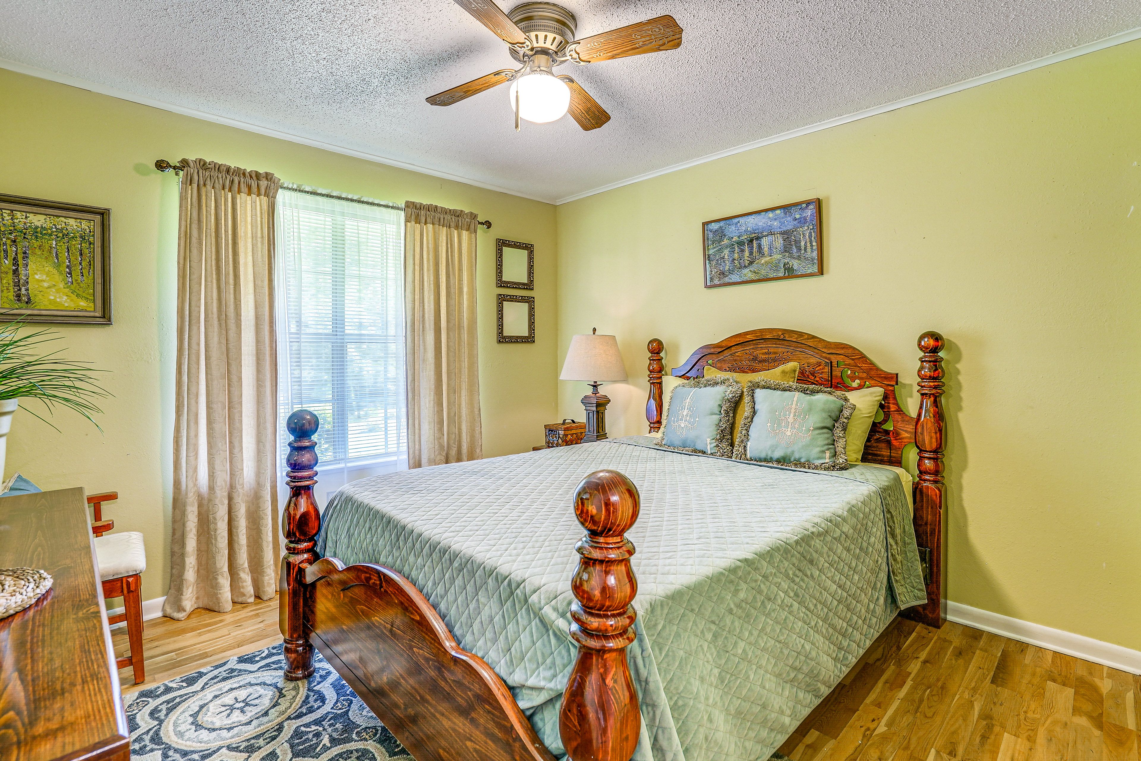 Bedroom 3 | Queen Bed