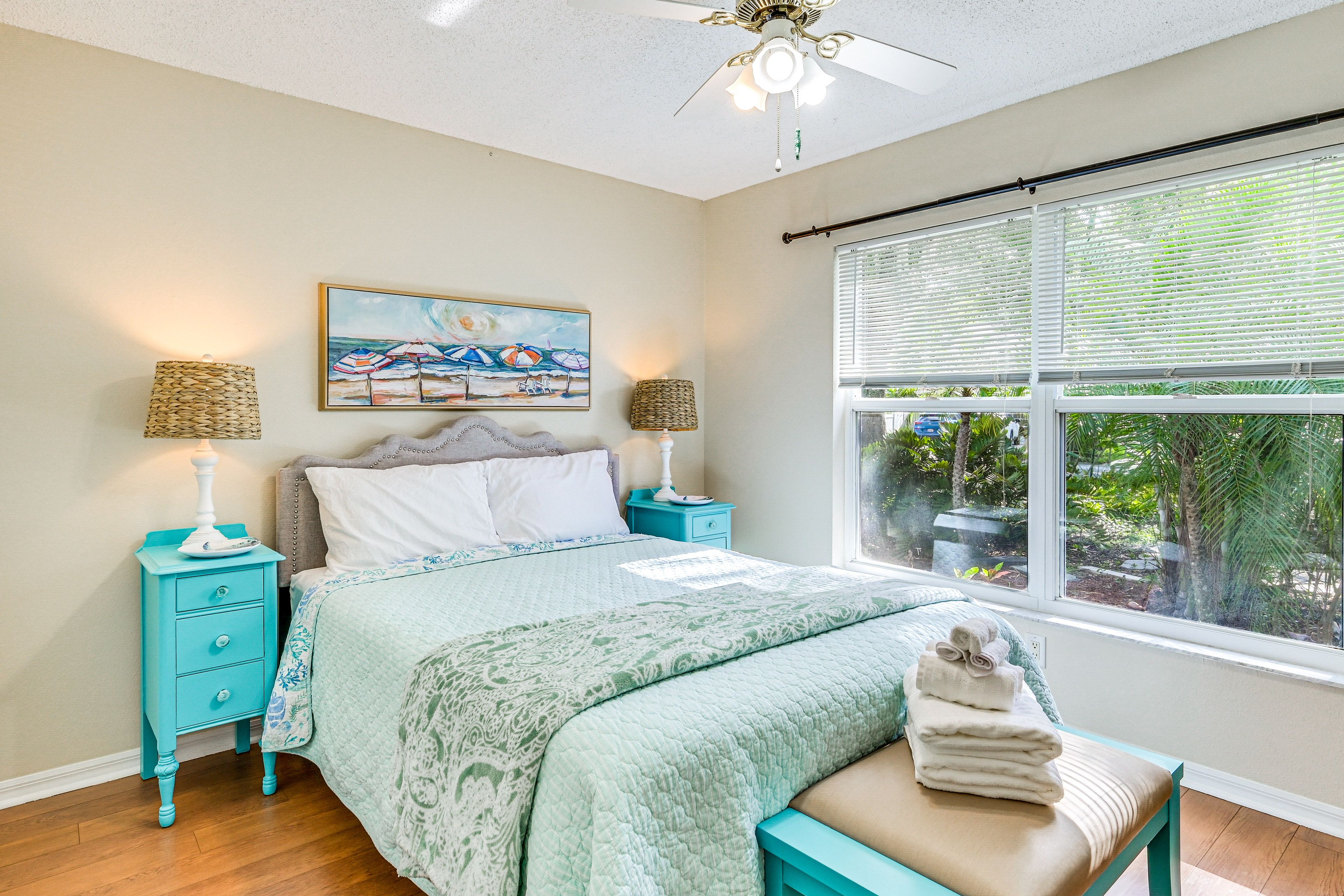 Bedroom 2 | Queen Bed