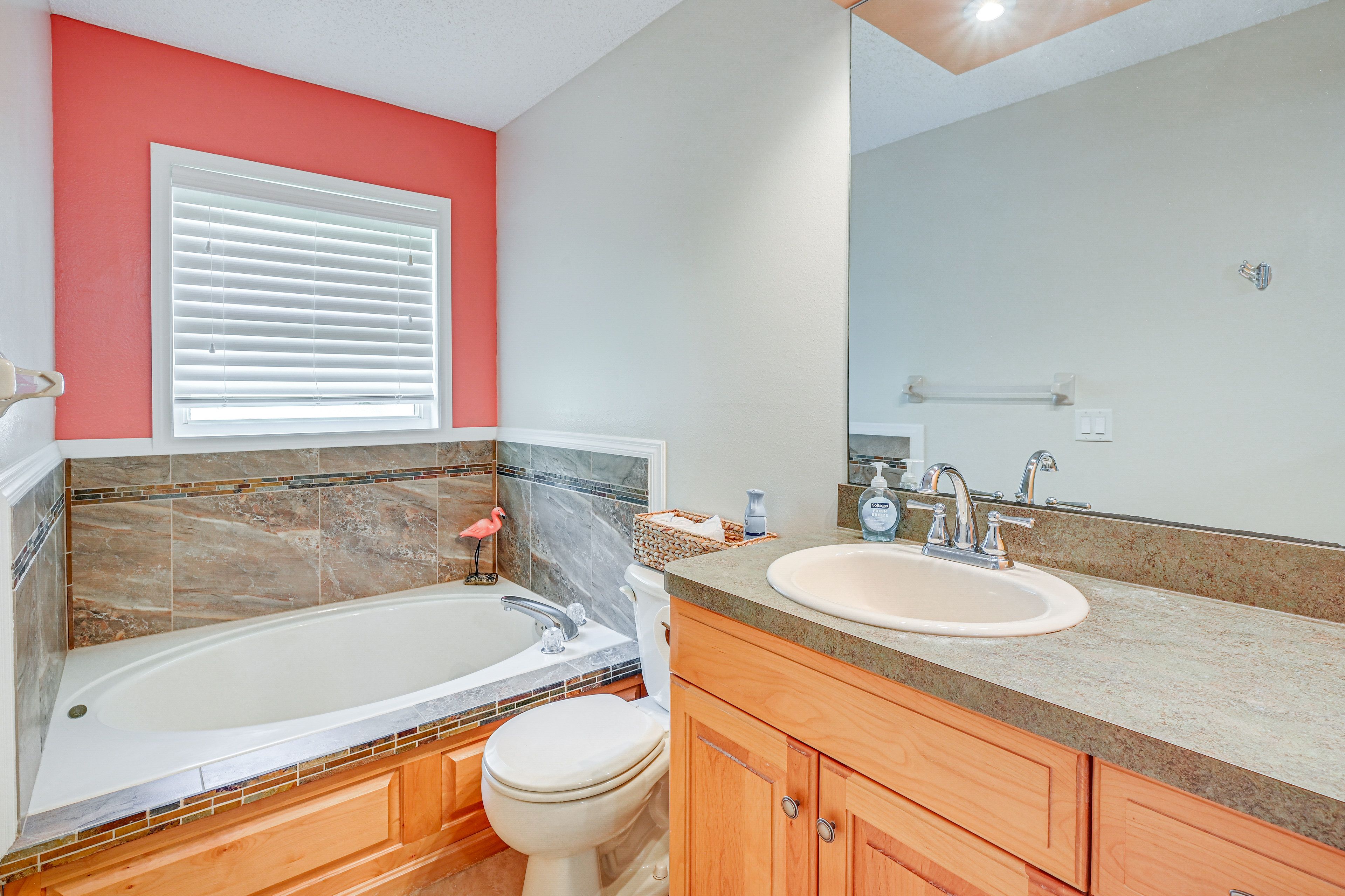 En-Suite Bathroom | Towels Provided