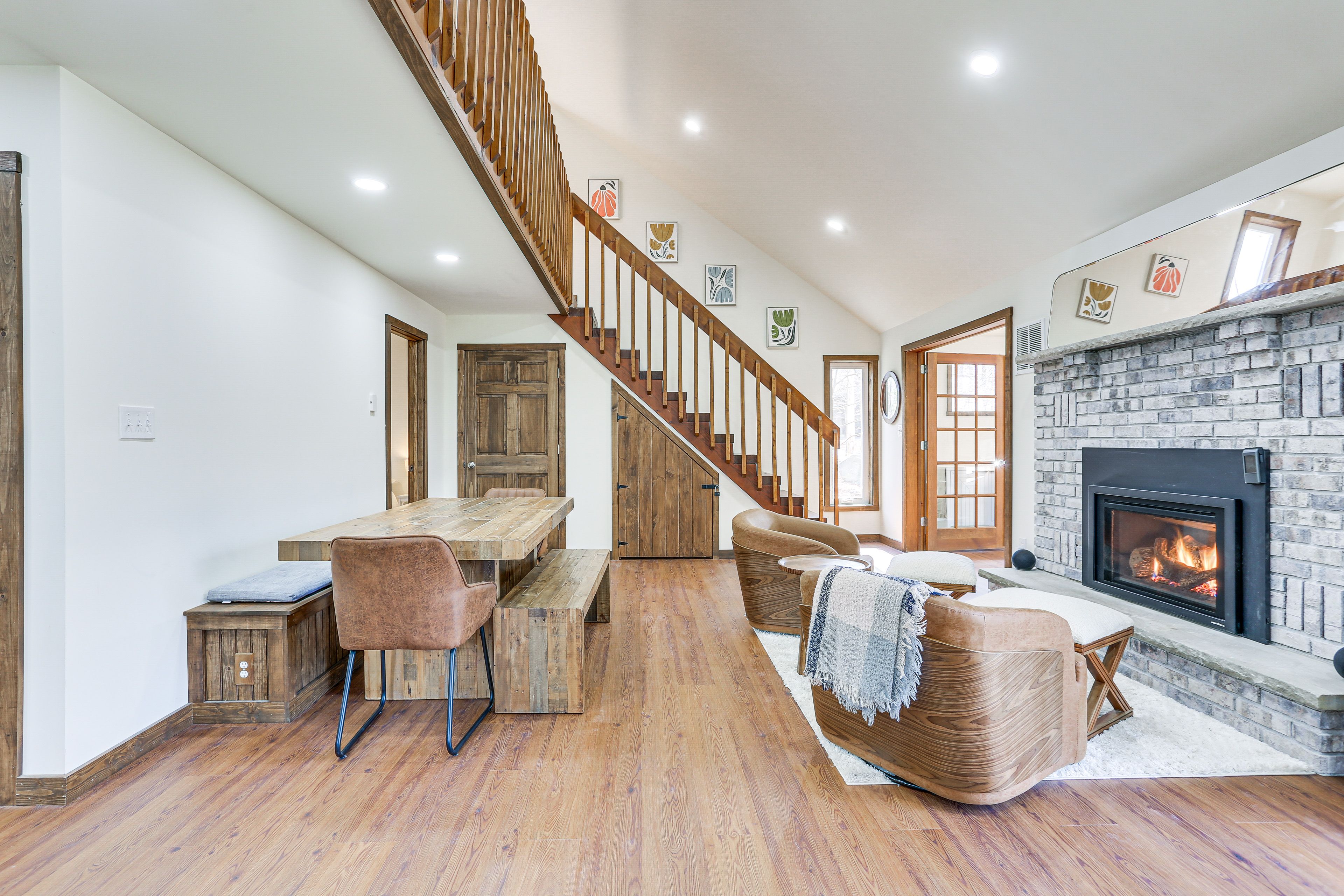 Sitting Room | Dining Area | 1,700 Sq Ft