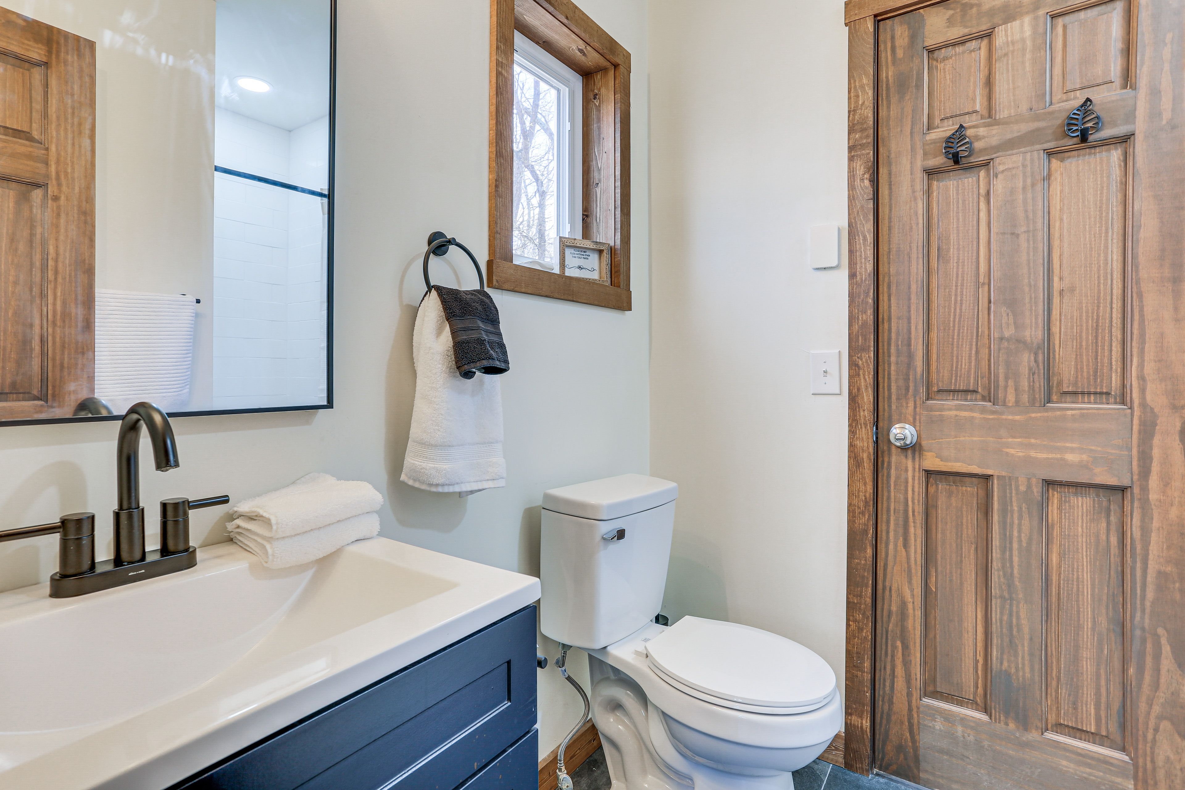 Full Bath | 1st Floor