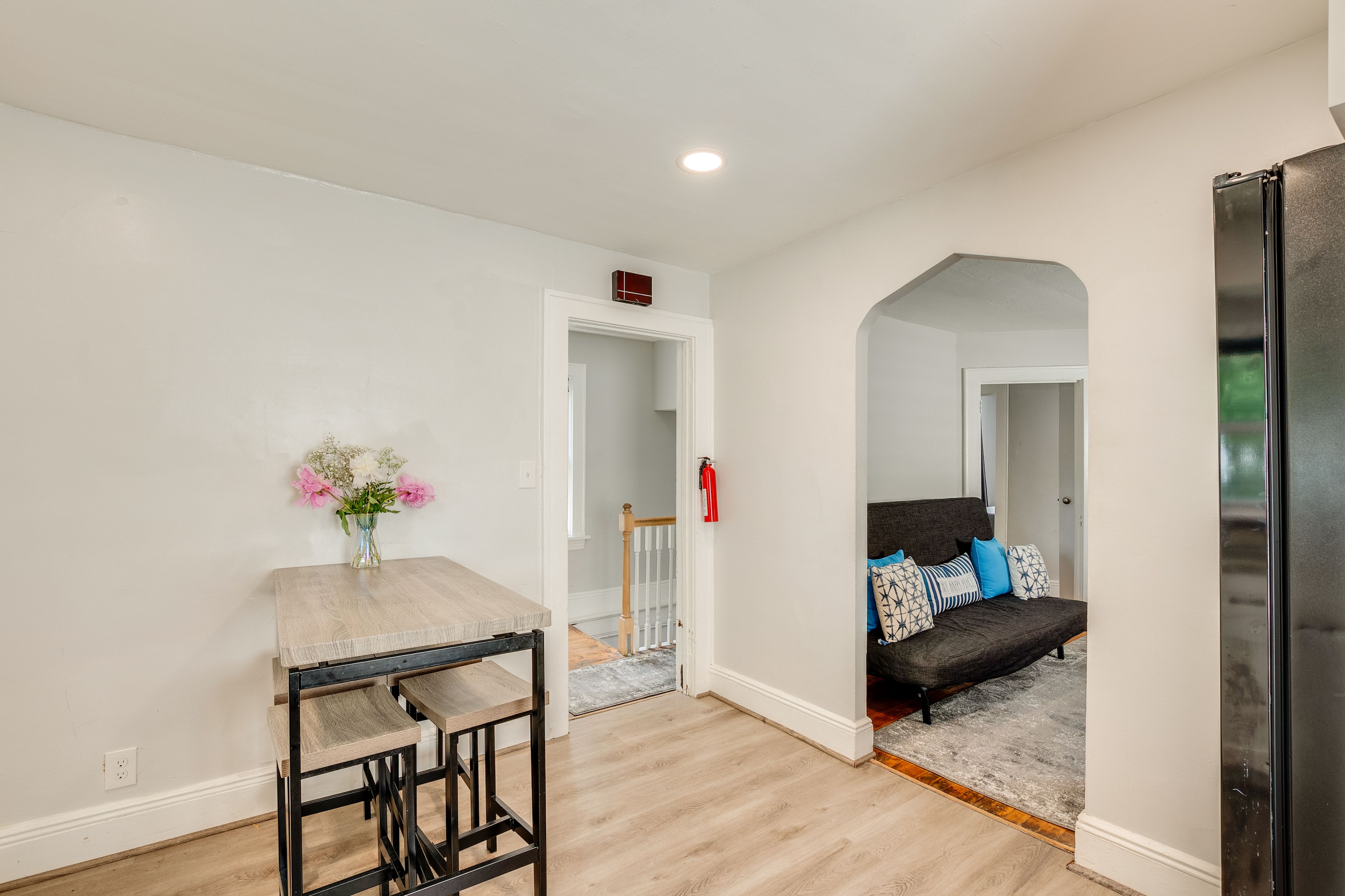 Dining Area | Dishware/Flatware