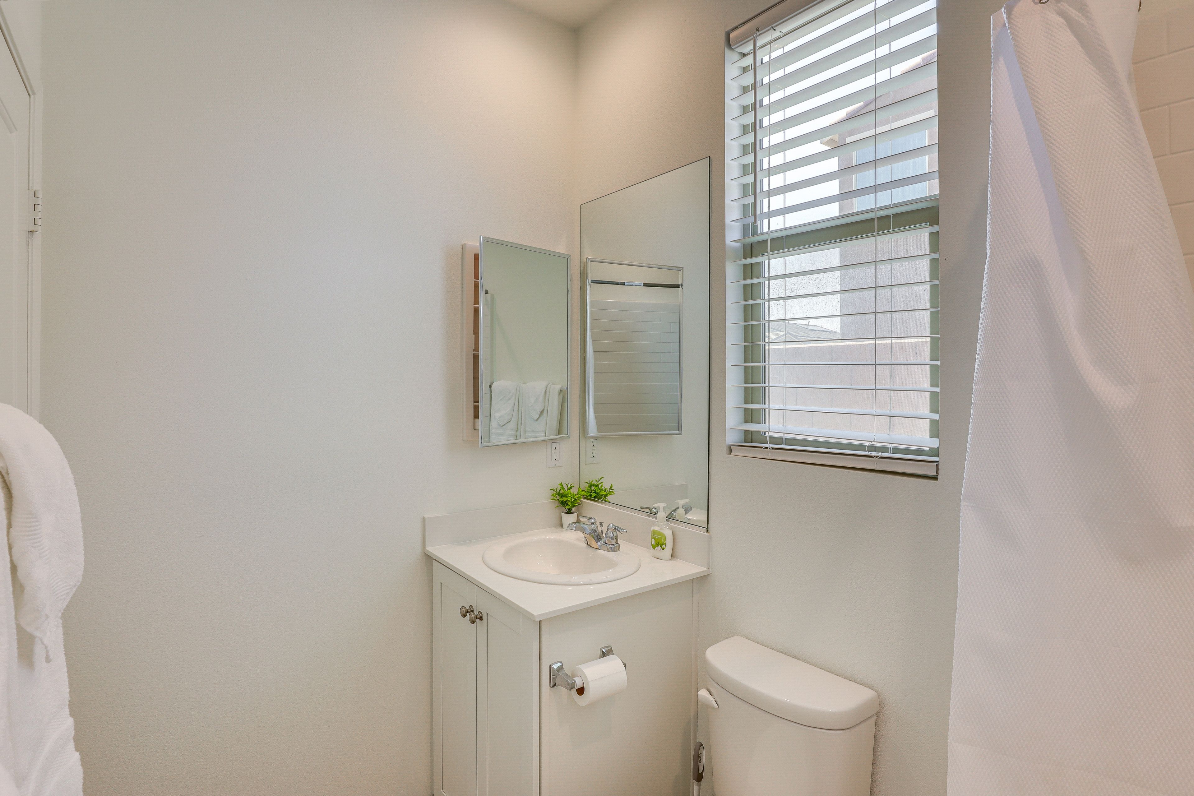 Full Bathroom | 1st Floor