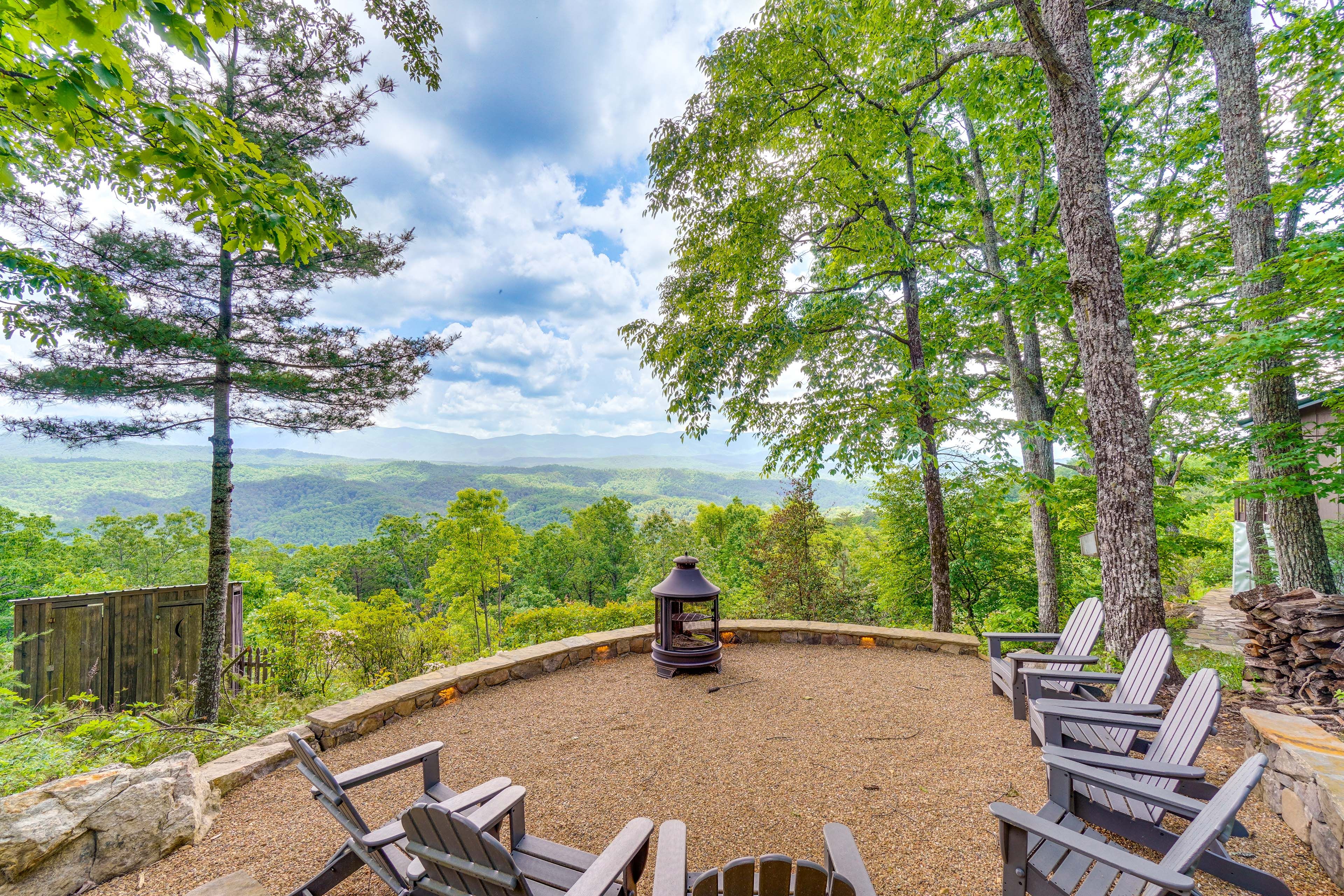 Fire Pit | Outdoor Seating