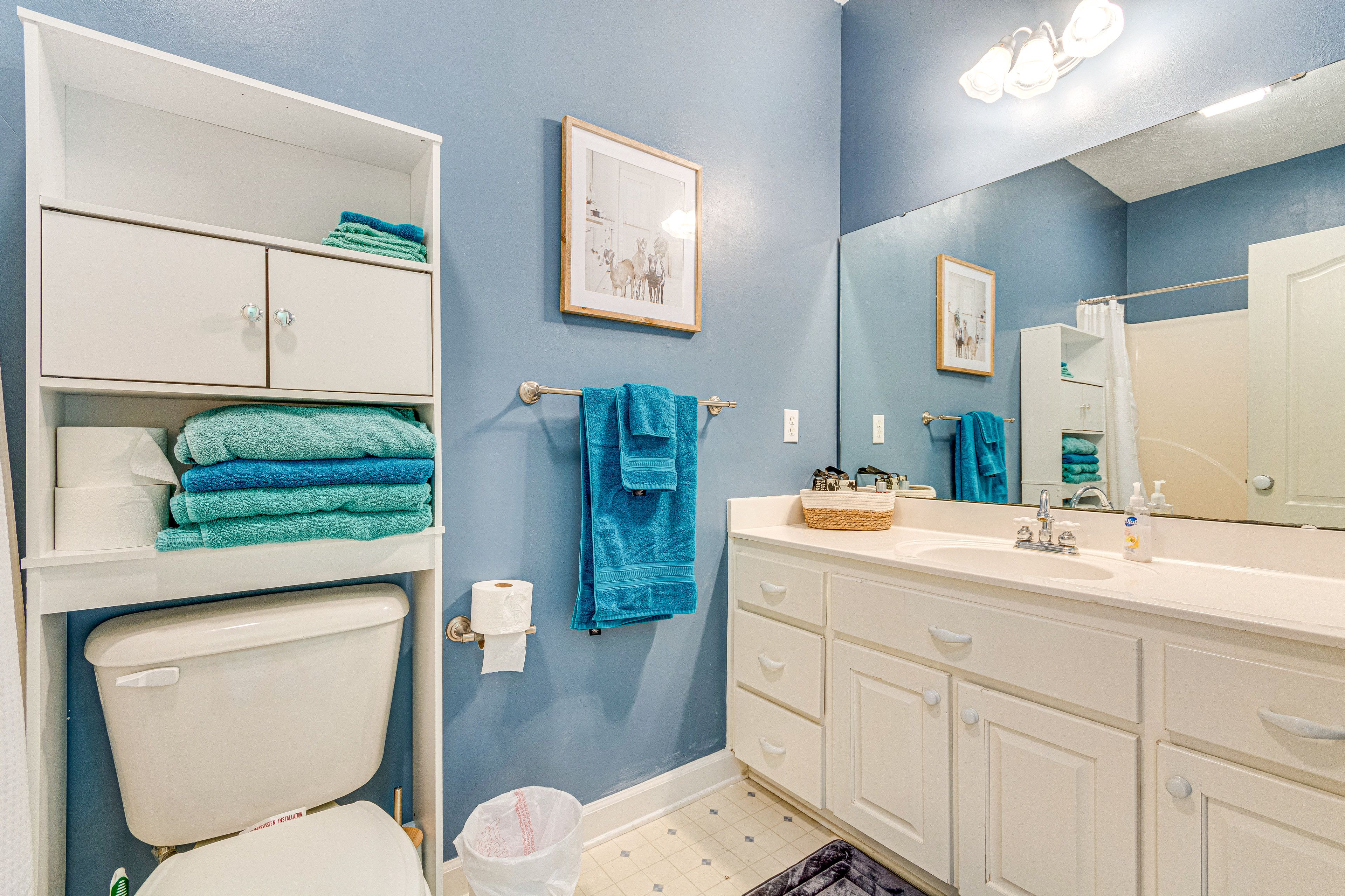 Full Bathroom | 1st Floor