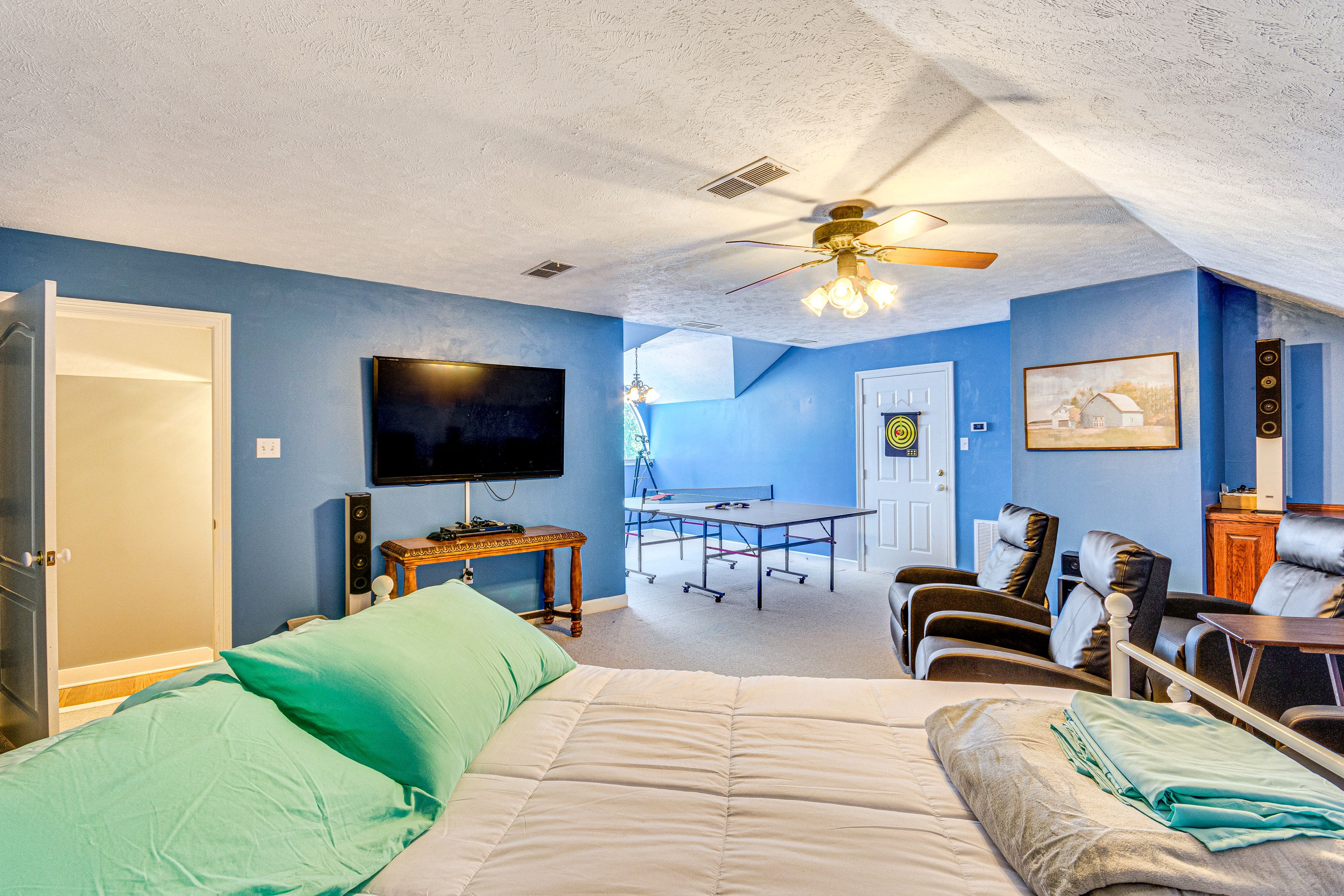 Game Room | 2nd Floor | Queen Bed w/ Full Trundle