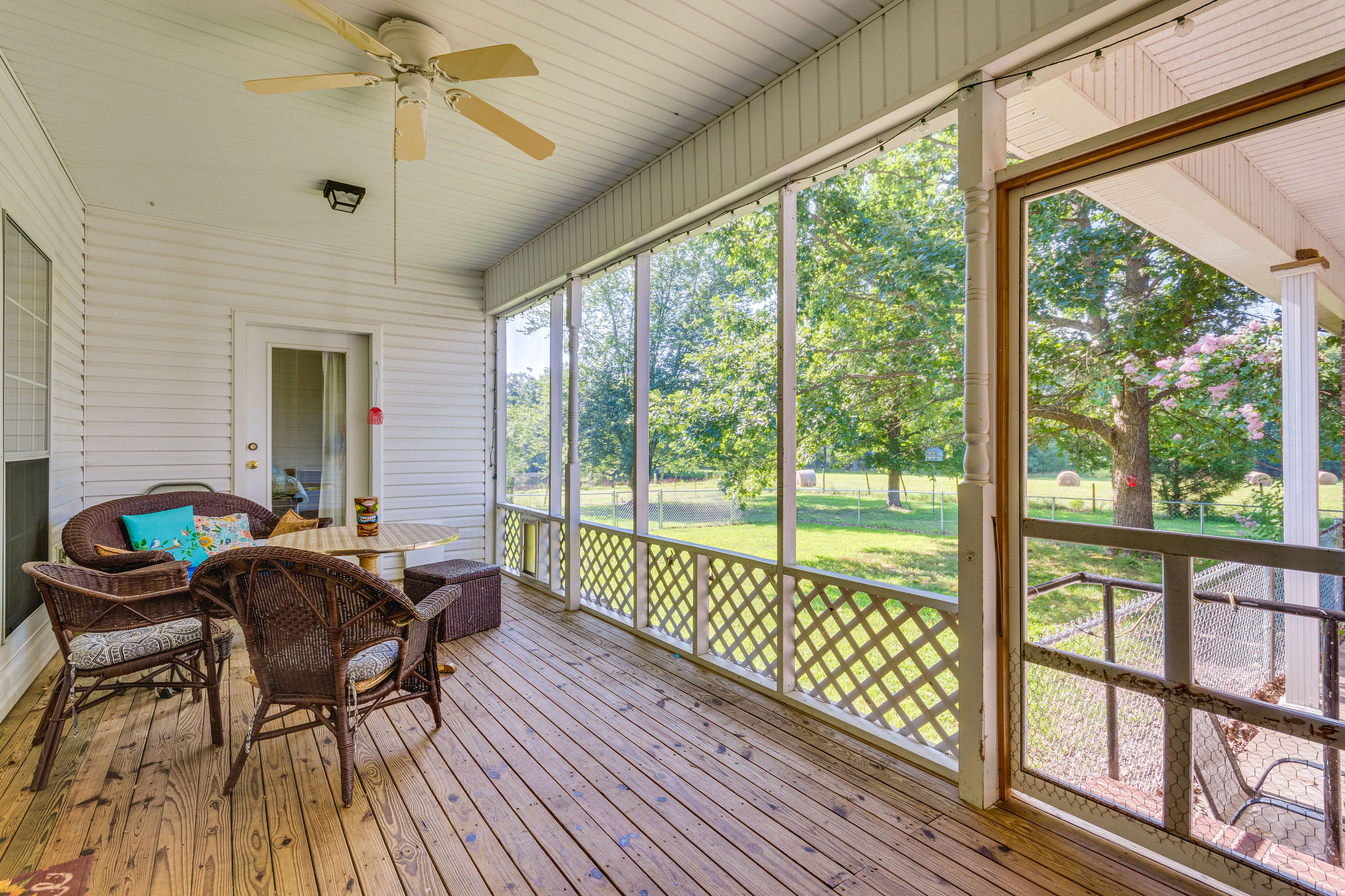 Screened-In Porch