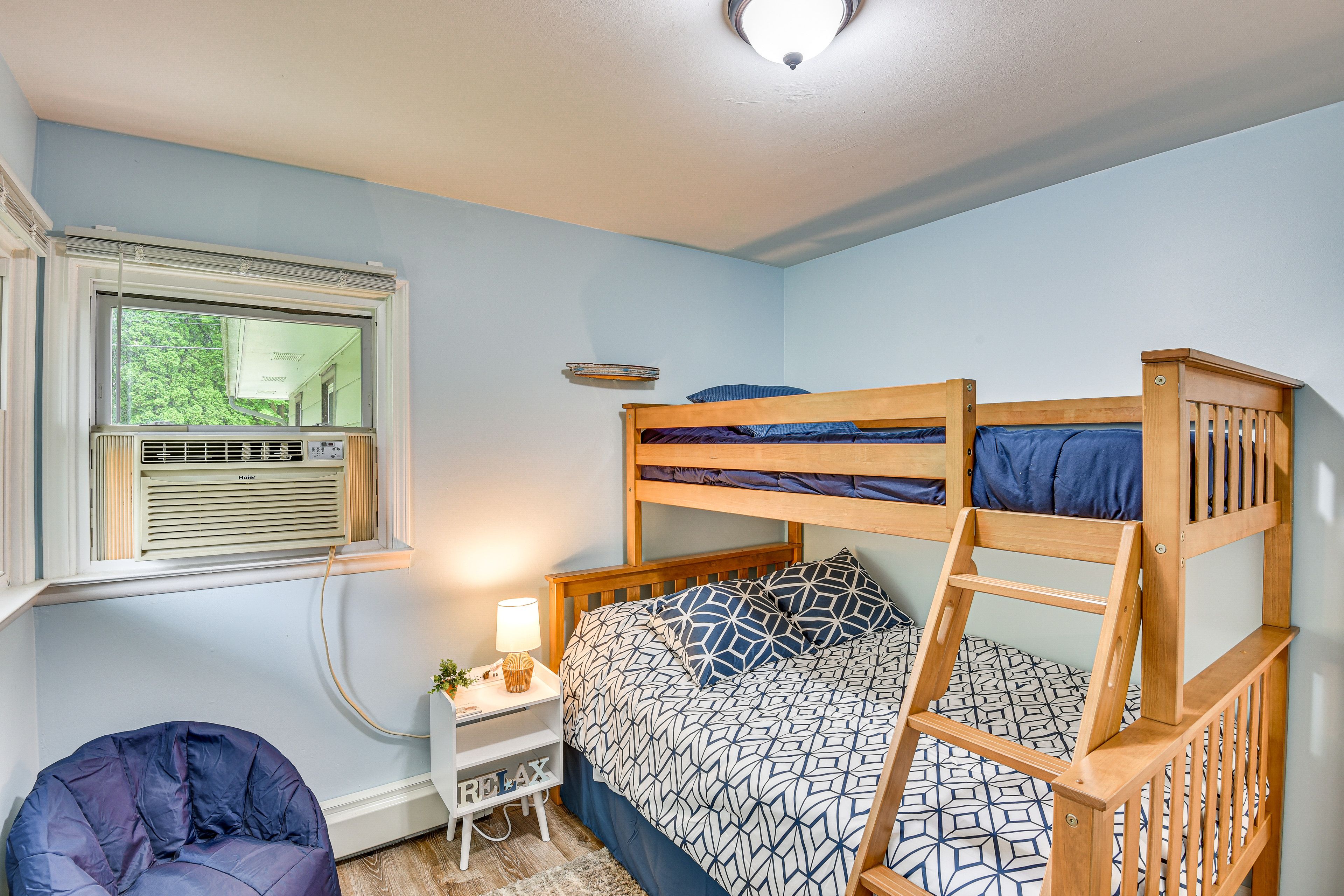 Bedroom 3 | Twin/Full Bunk Bed