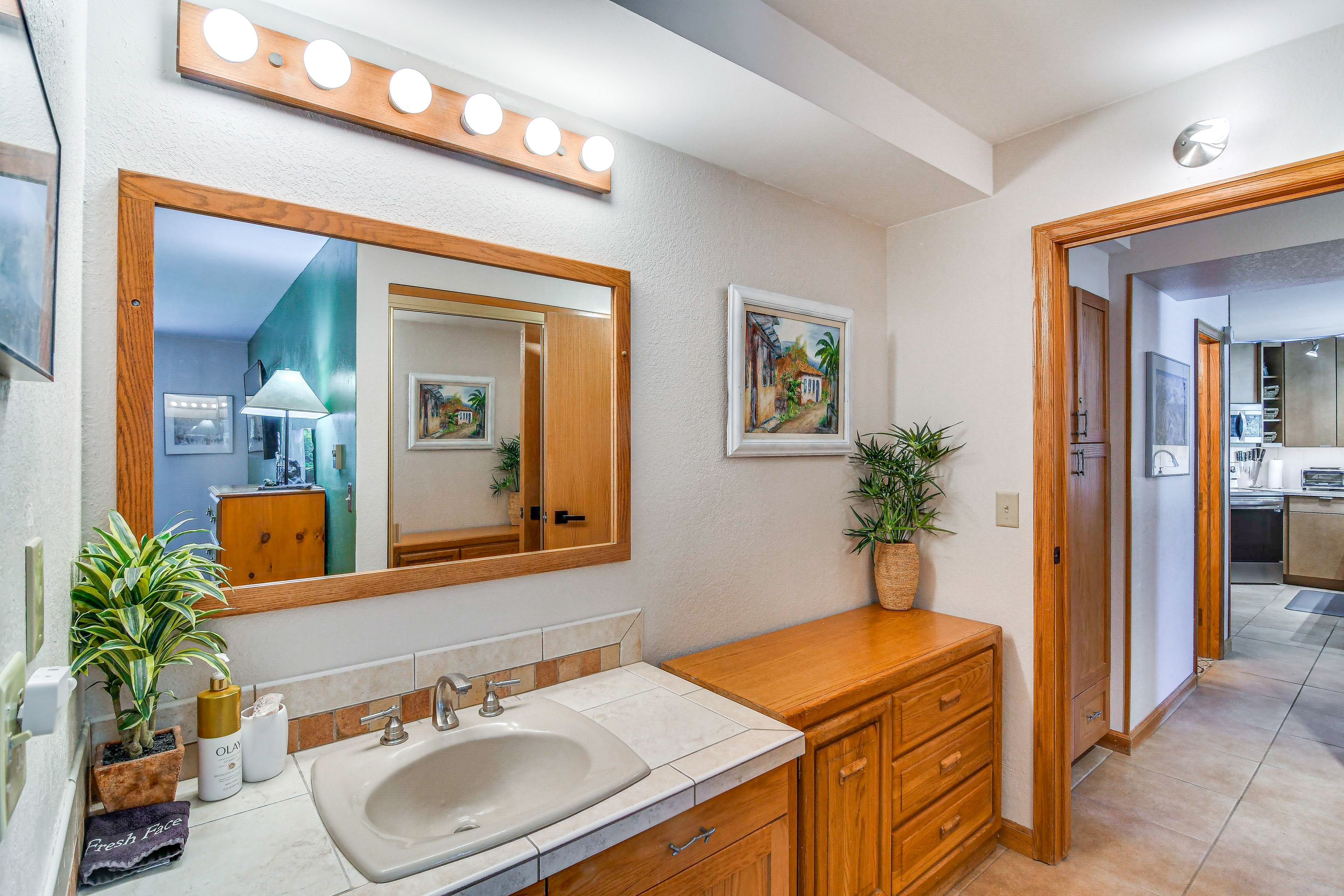 En-Suite Bathroom | Complimentary Toiletries