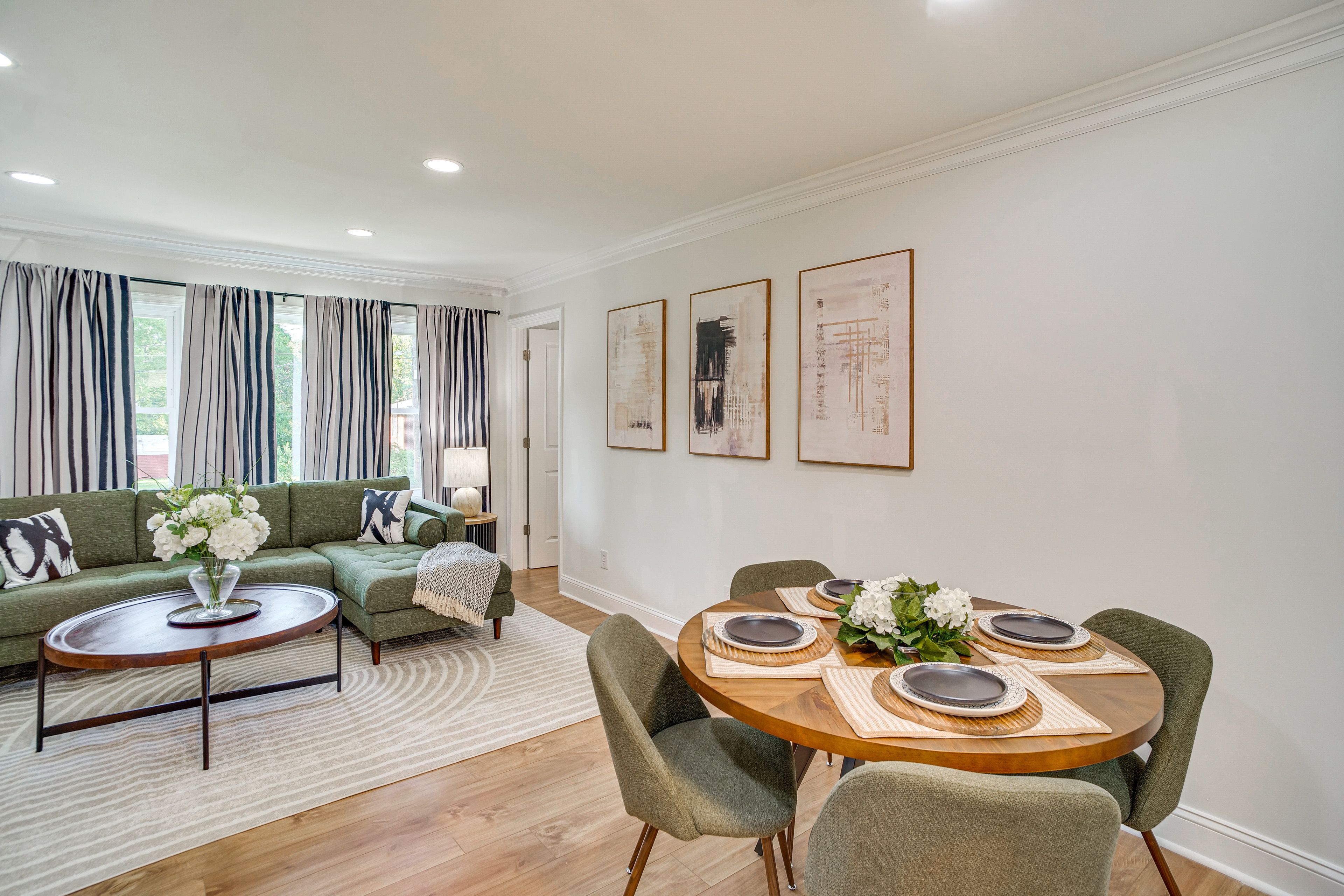Dining Area | Dishware & Flatware Provided | Central A/C & Heat