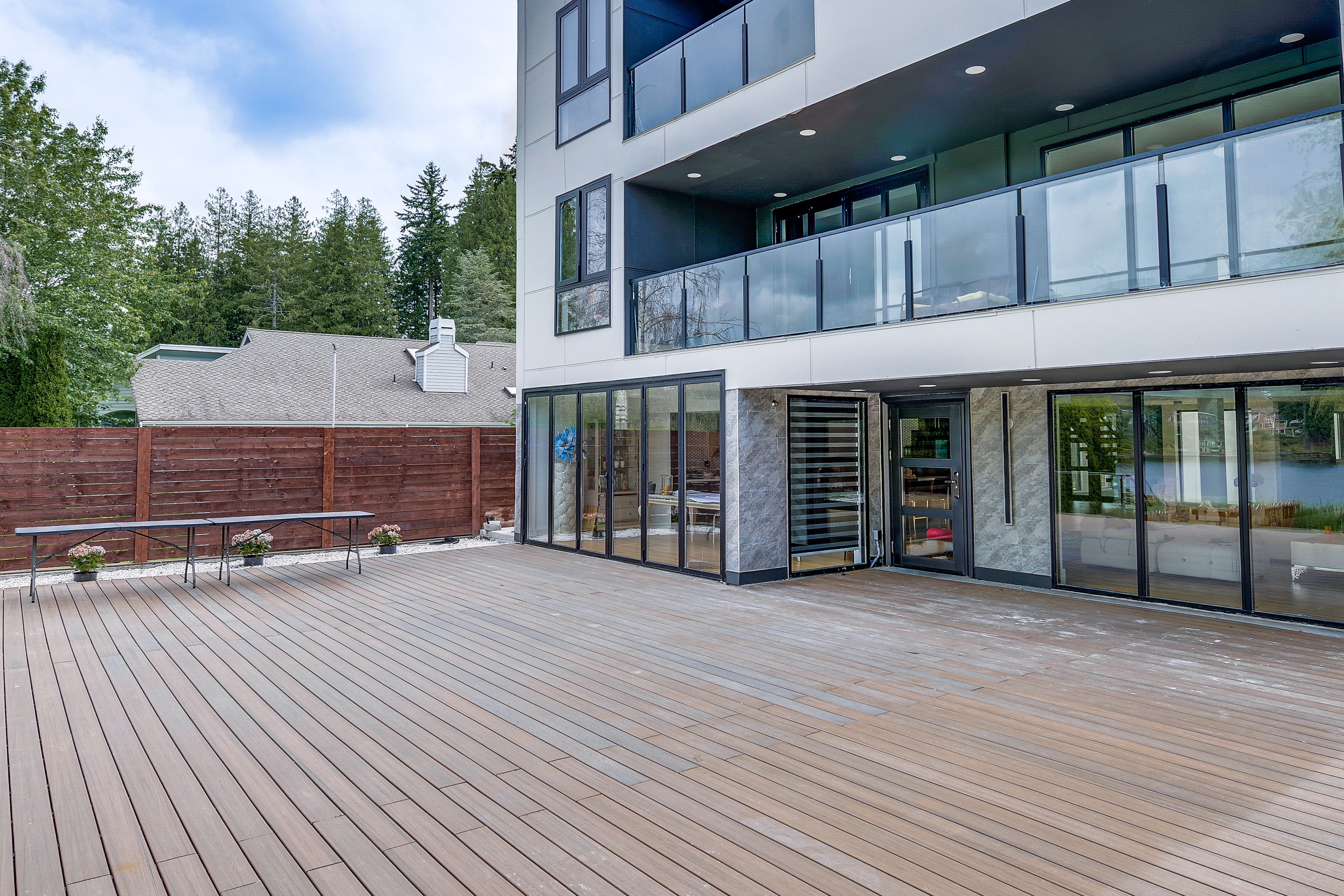 House Exterior | Shared Deck