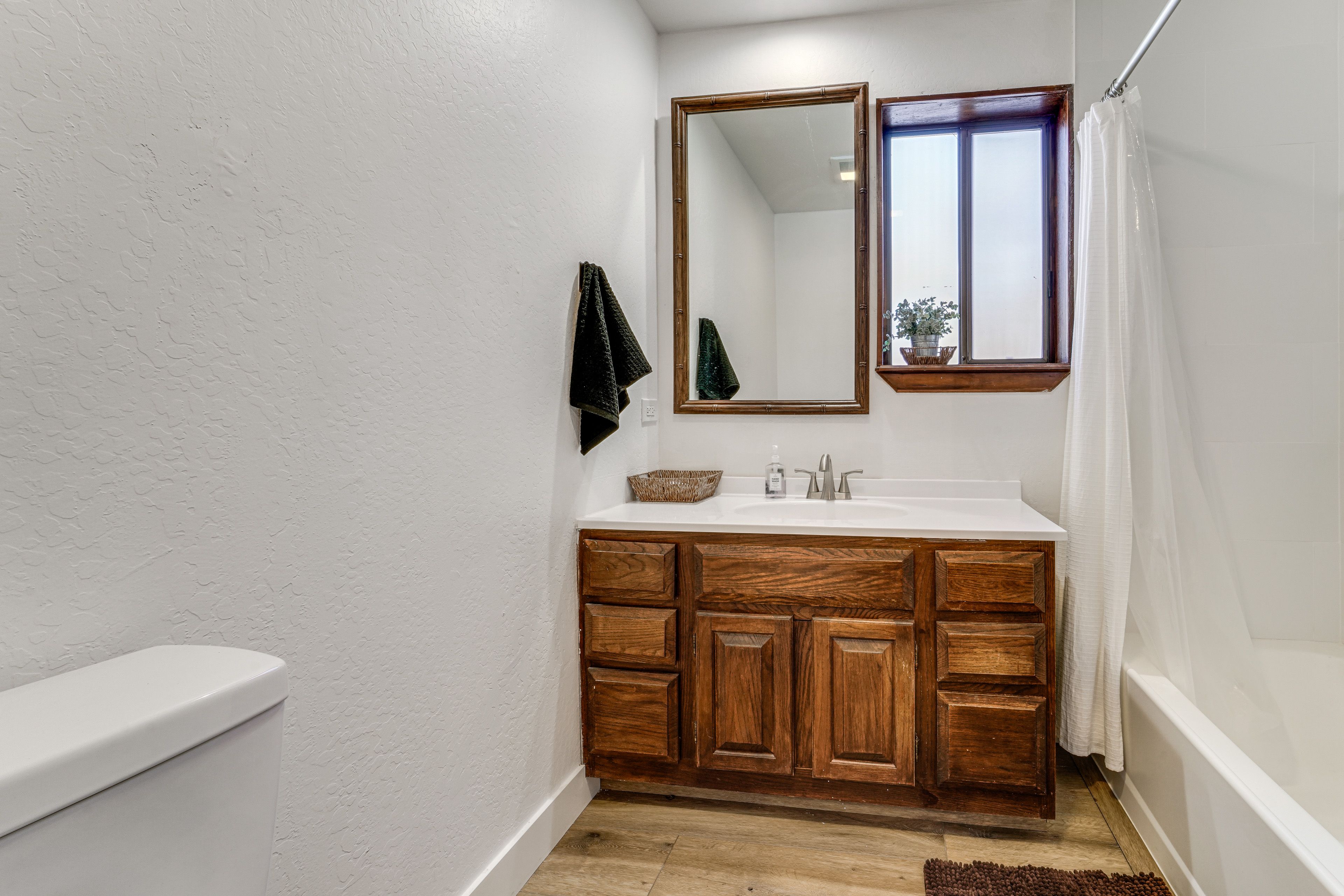 Full Bathroom | 1st Floor