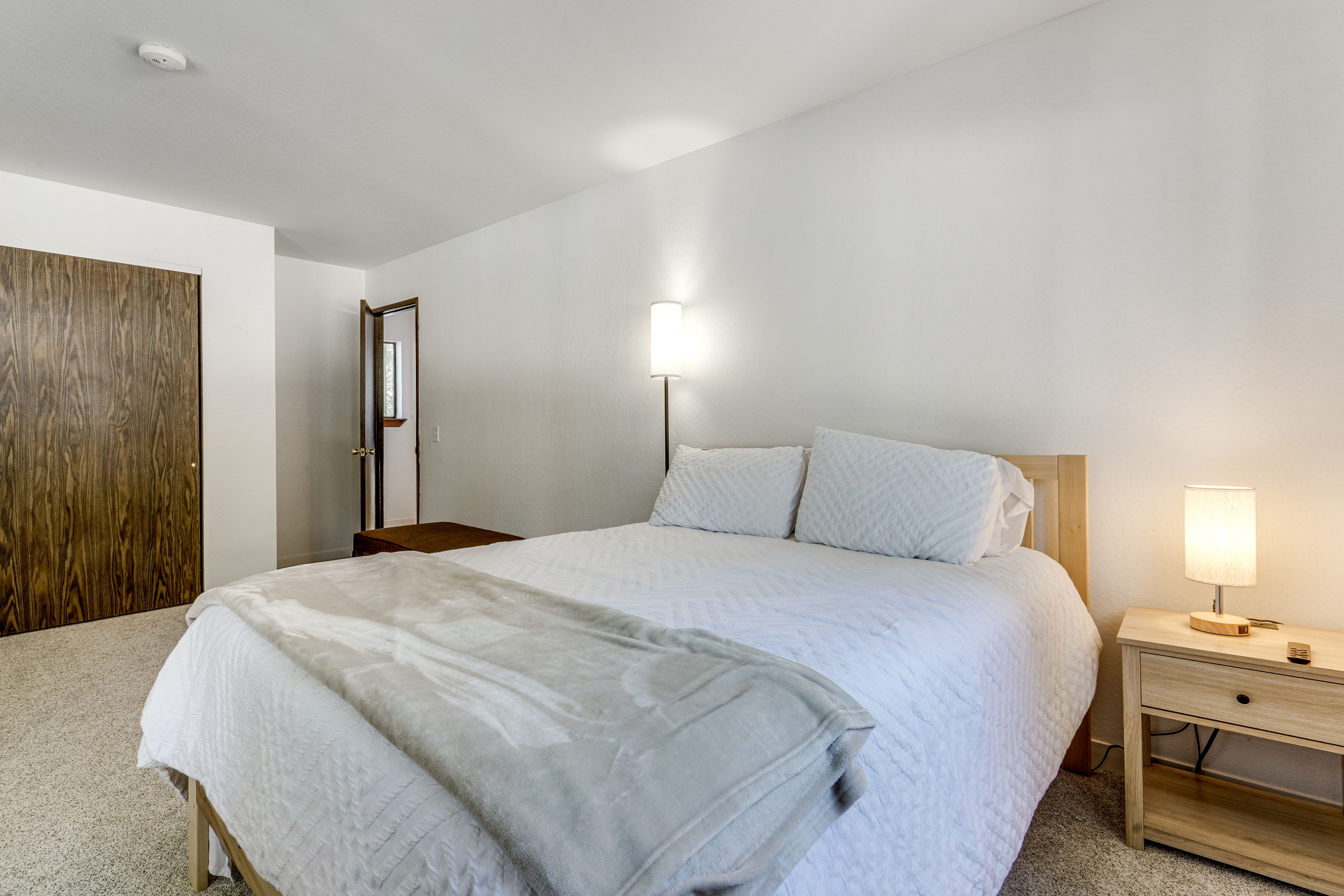 Bedroom 2 | Queen Bed w/ Twin Trundle | 2nd Floor