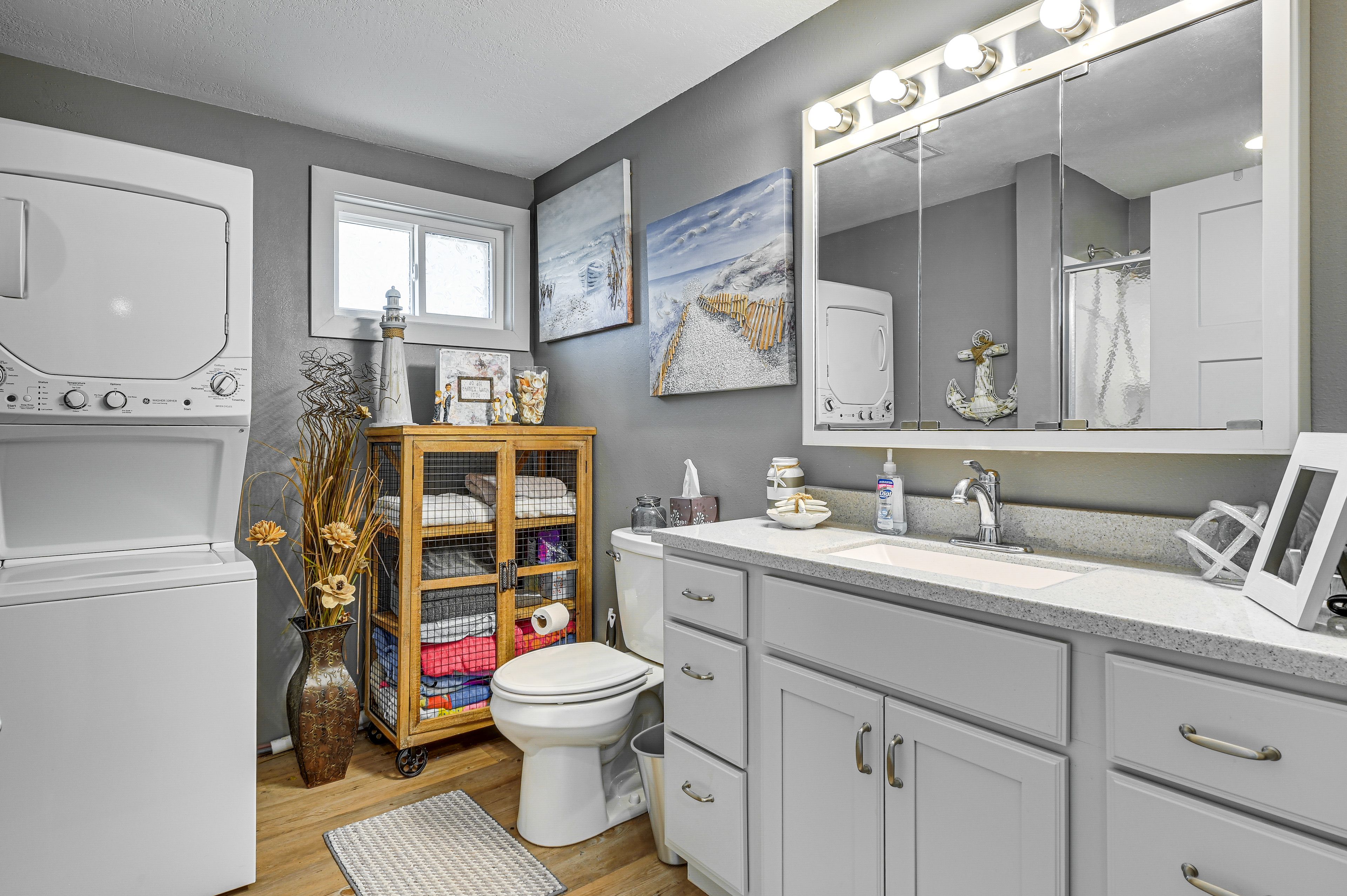 Bathroom | Washer & Dryer