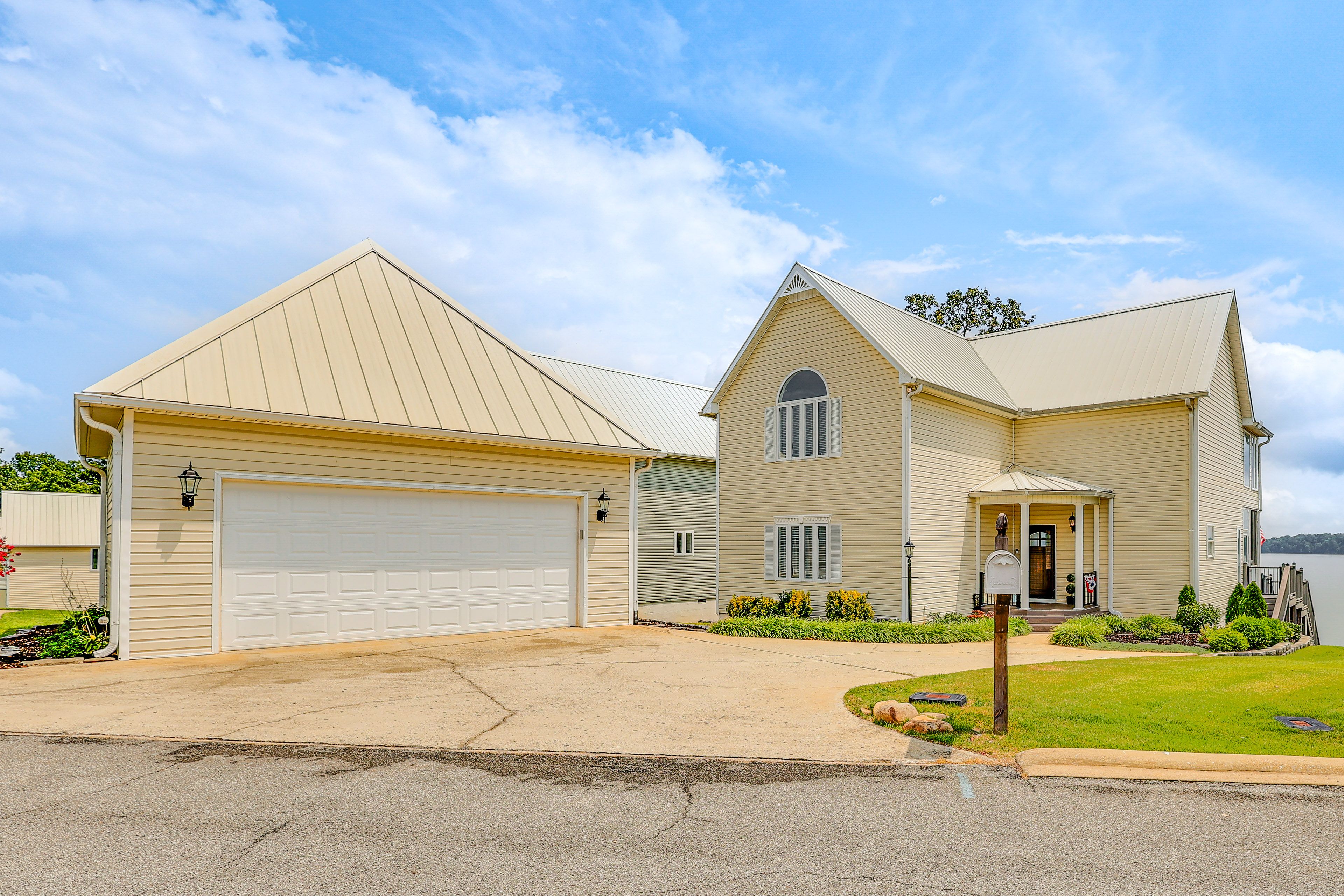 Parking | Garage (1 Vehicle) | Driveway (2 Vehicles) |  No Street Parking