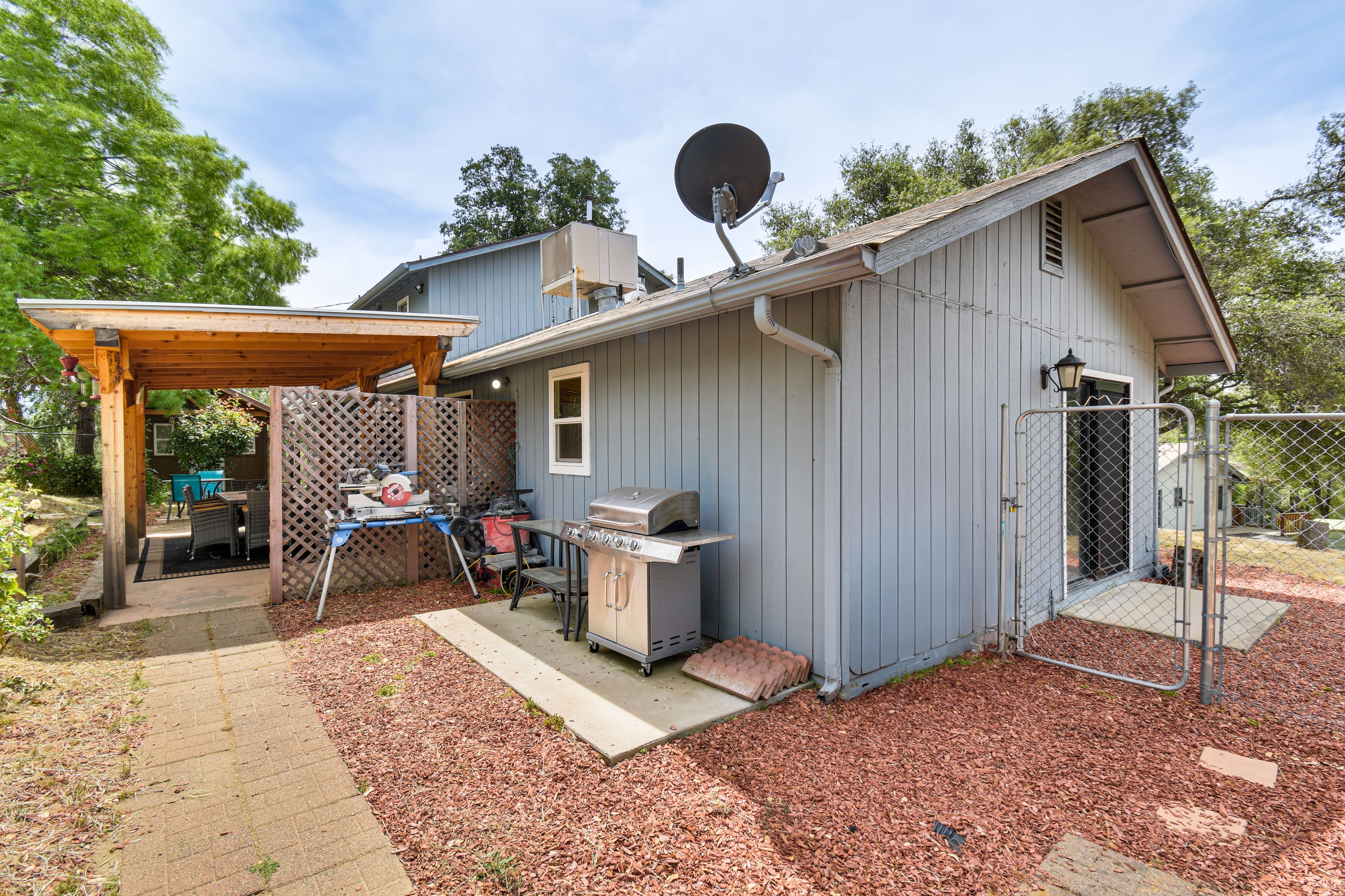 Patio | Gas Grill | Pergola | Dining Area