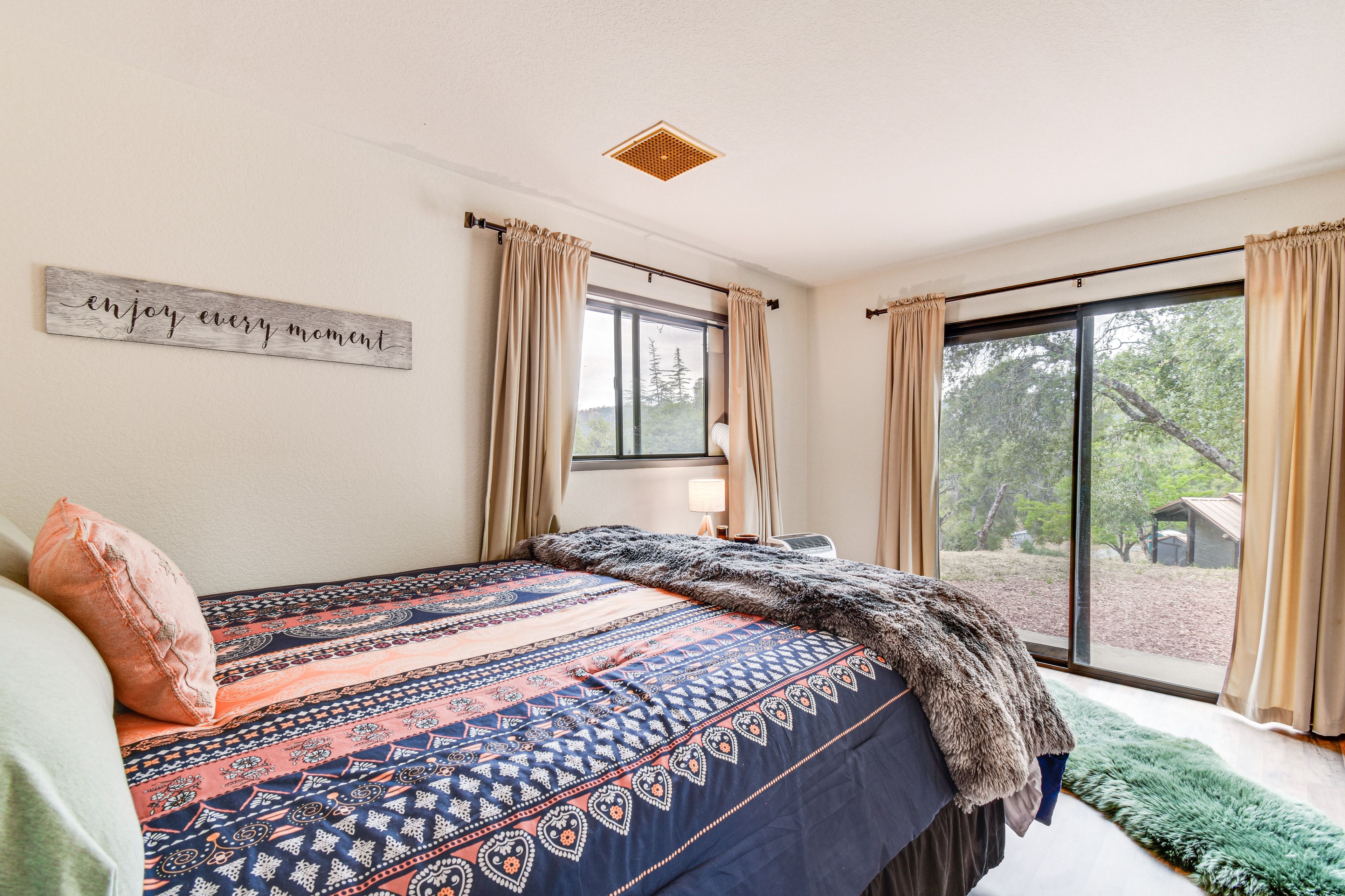 Bedroom 1 | King Bed