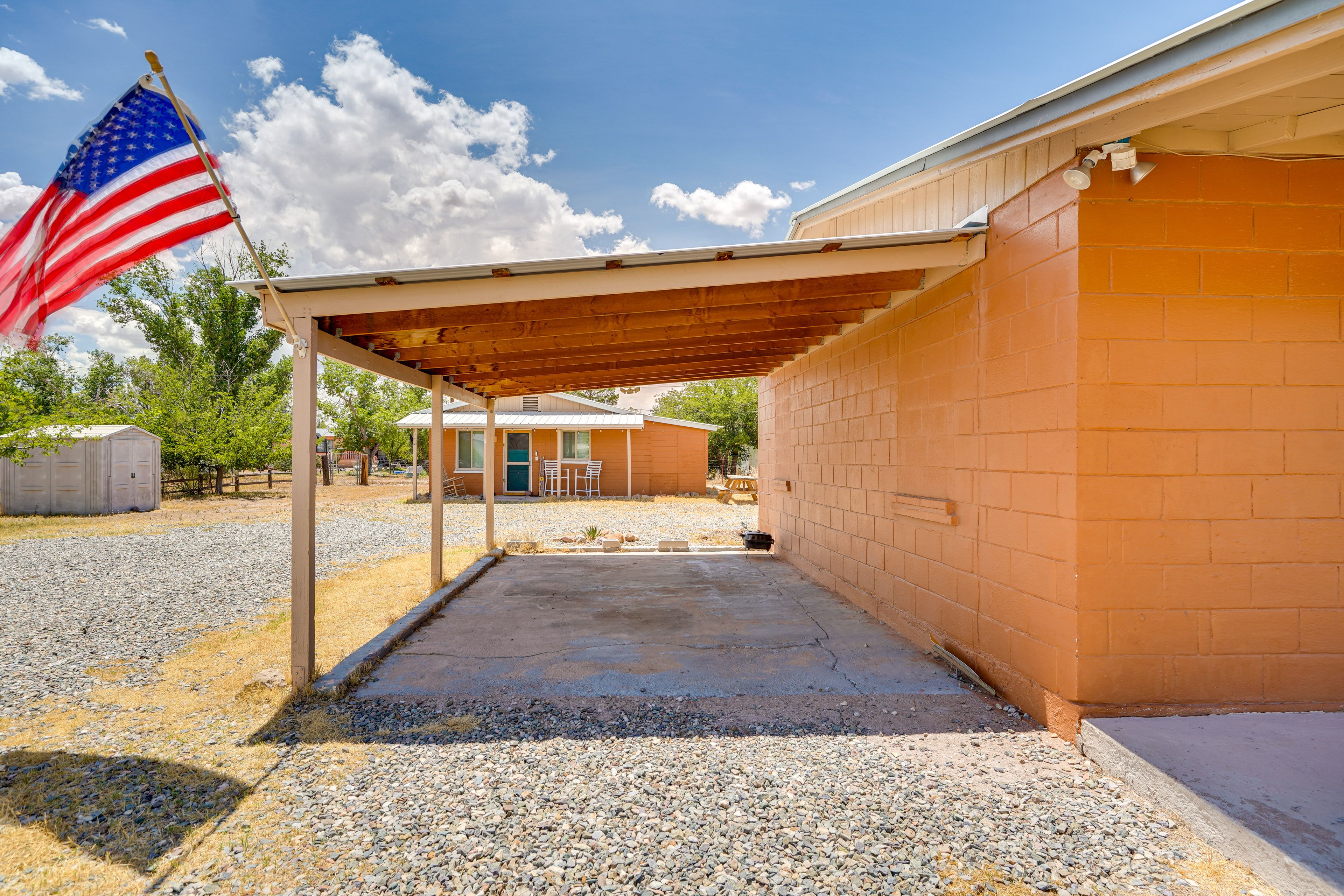 Parking | Carport (1 Vehicle) | Driveway (2 Vehicles)