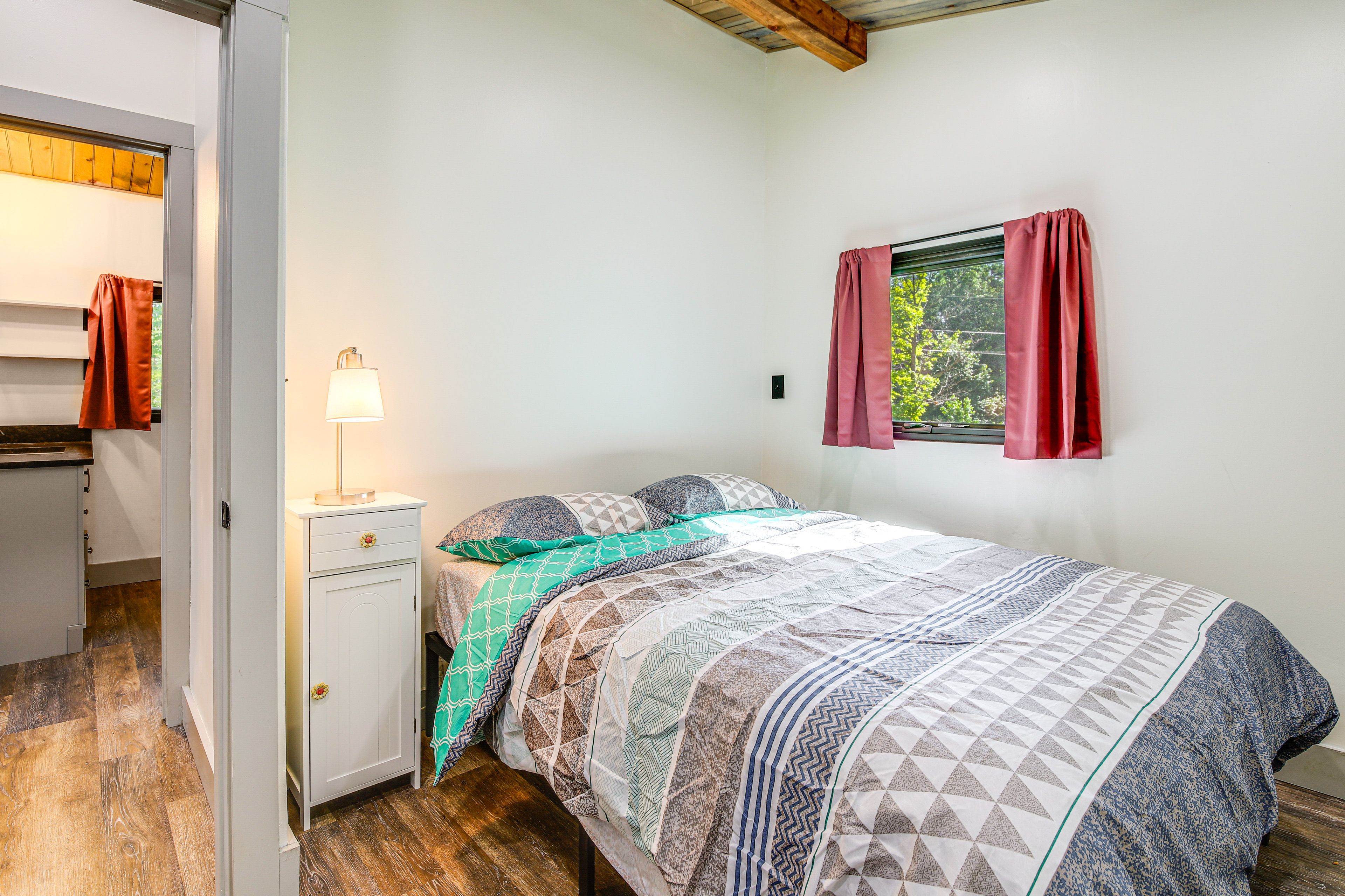 Bedroom 2 | Queen Bed | 1st Floor | Linens Provided