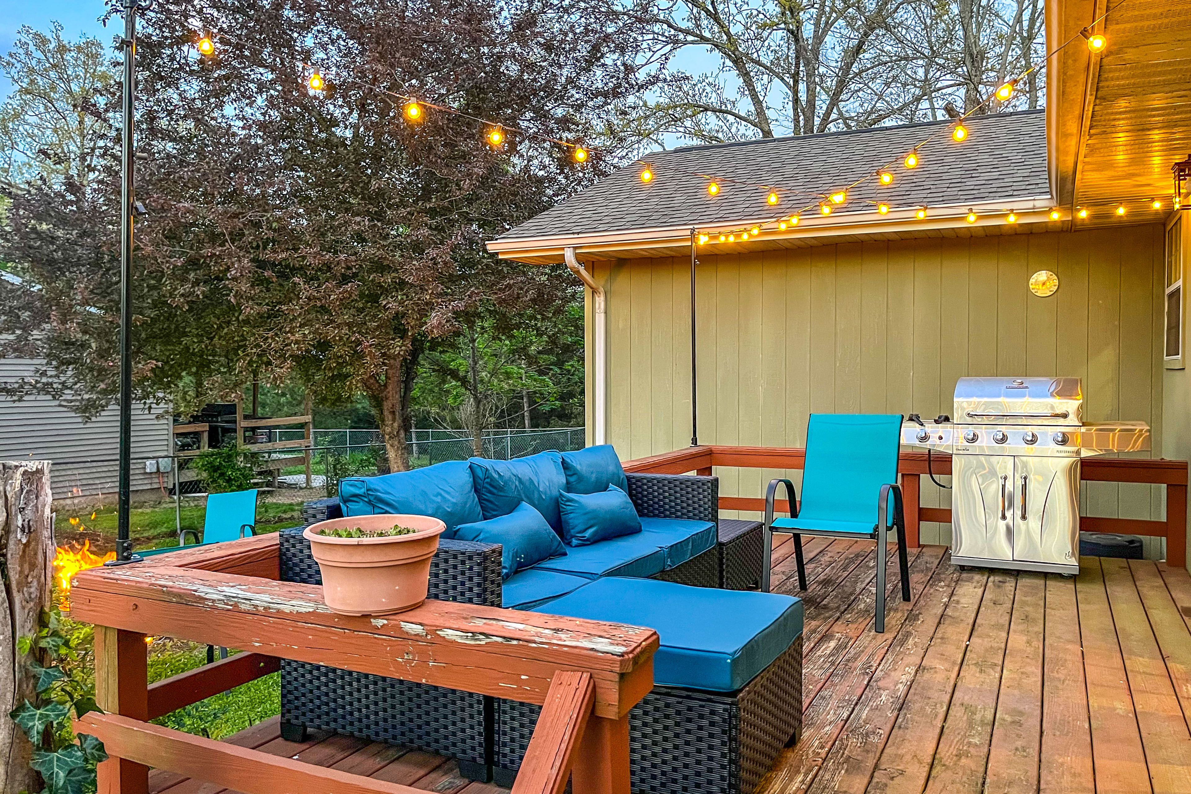 Deck | Gas Grill | Seating