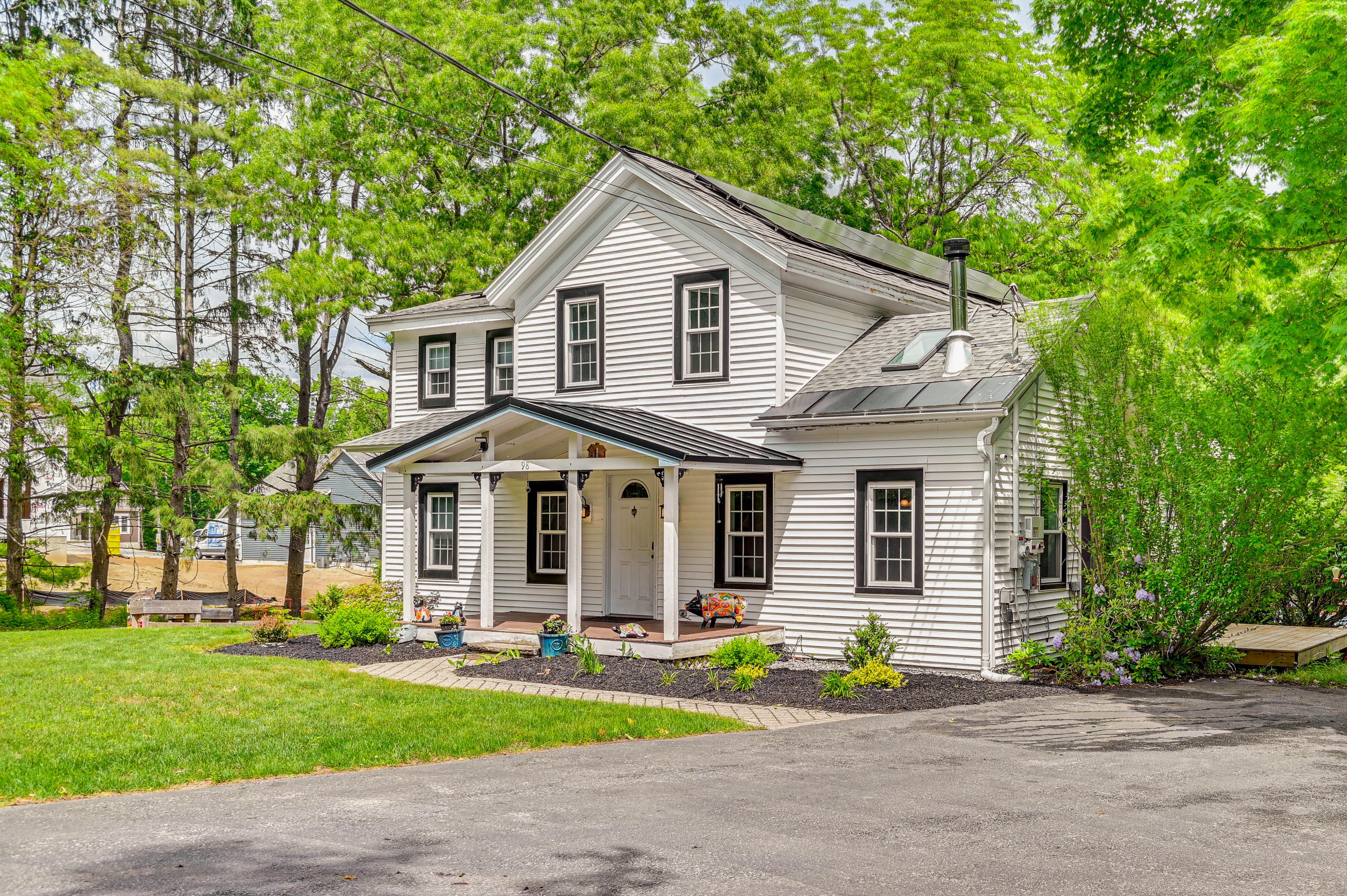 Parking | Driveway (3 Vehicles) | EV Charger Available