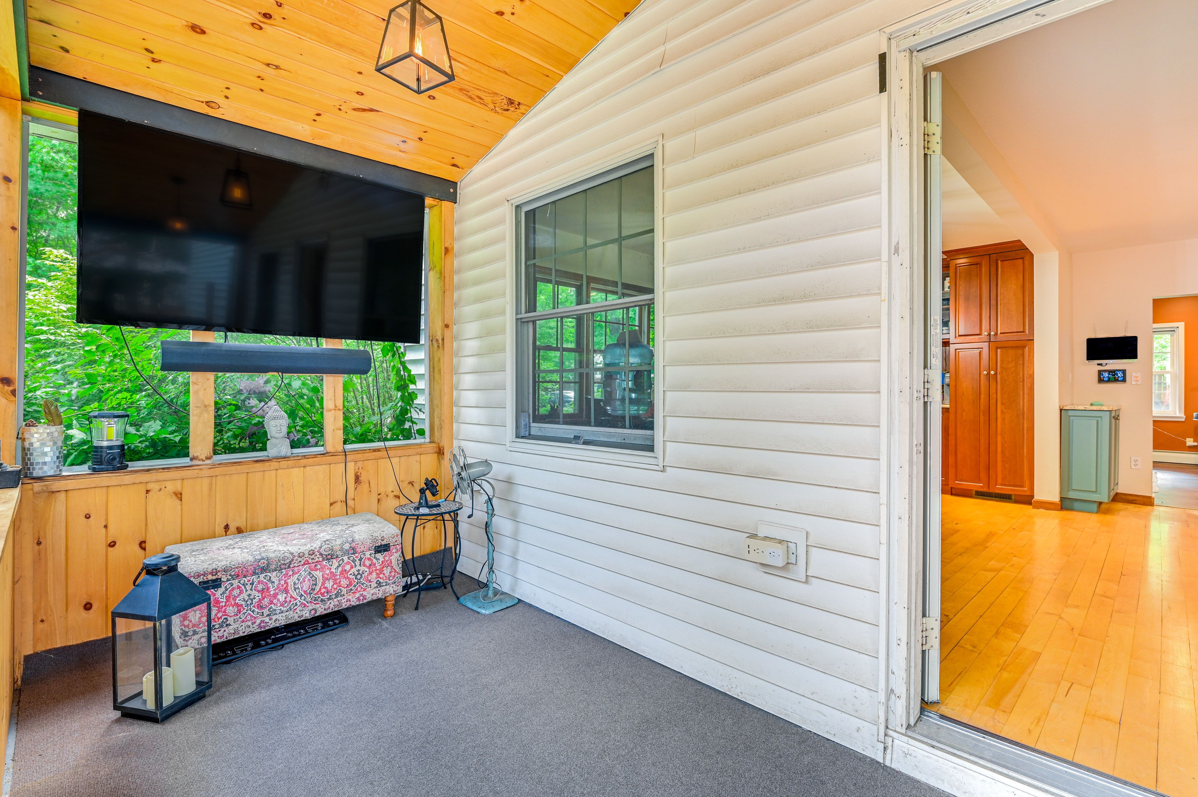 Screened-In Porch | Smart TV | 1st Floor