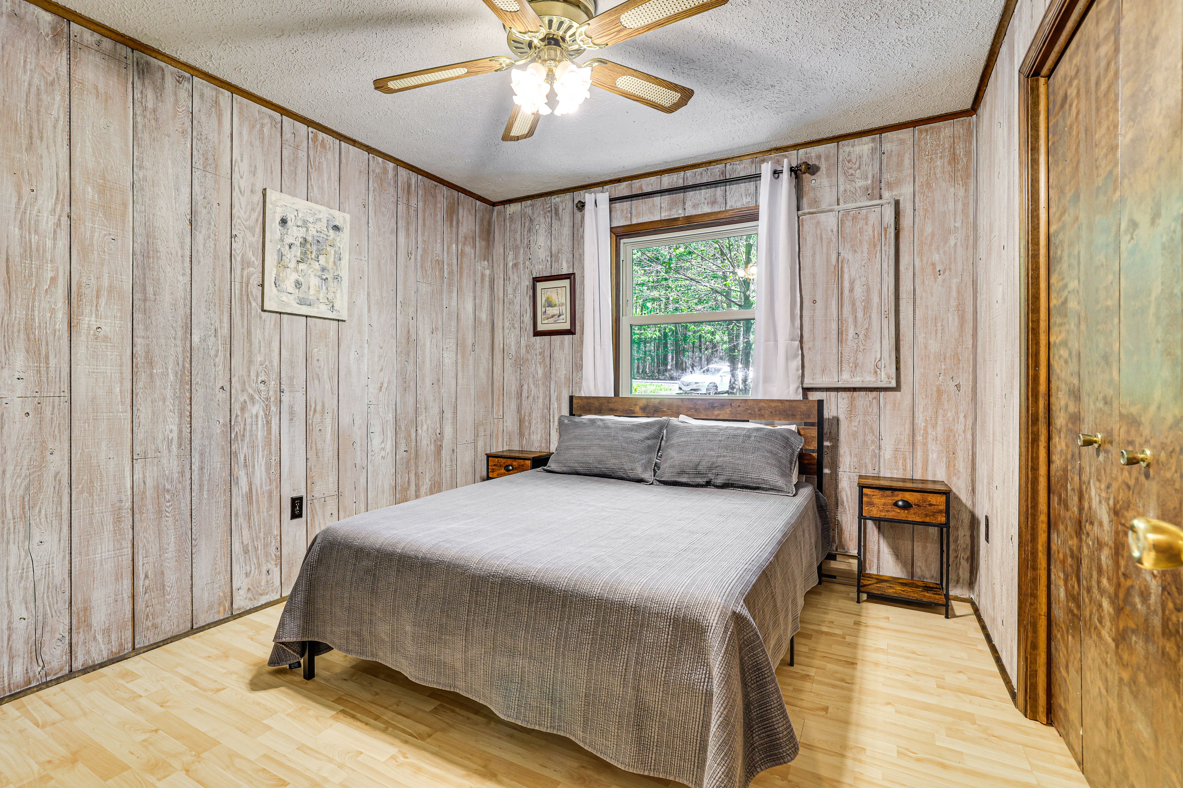 Bedroom 2 | Queen Bed | Linens Provided