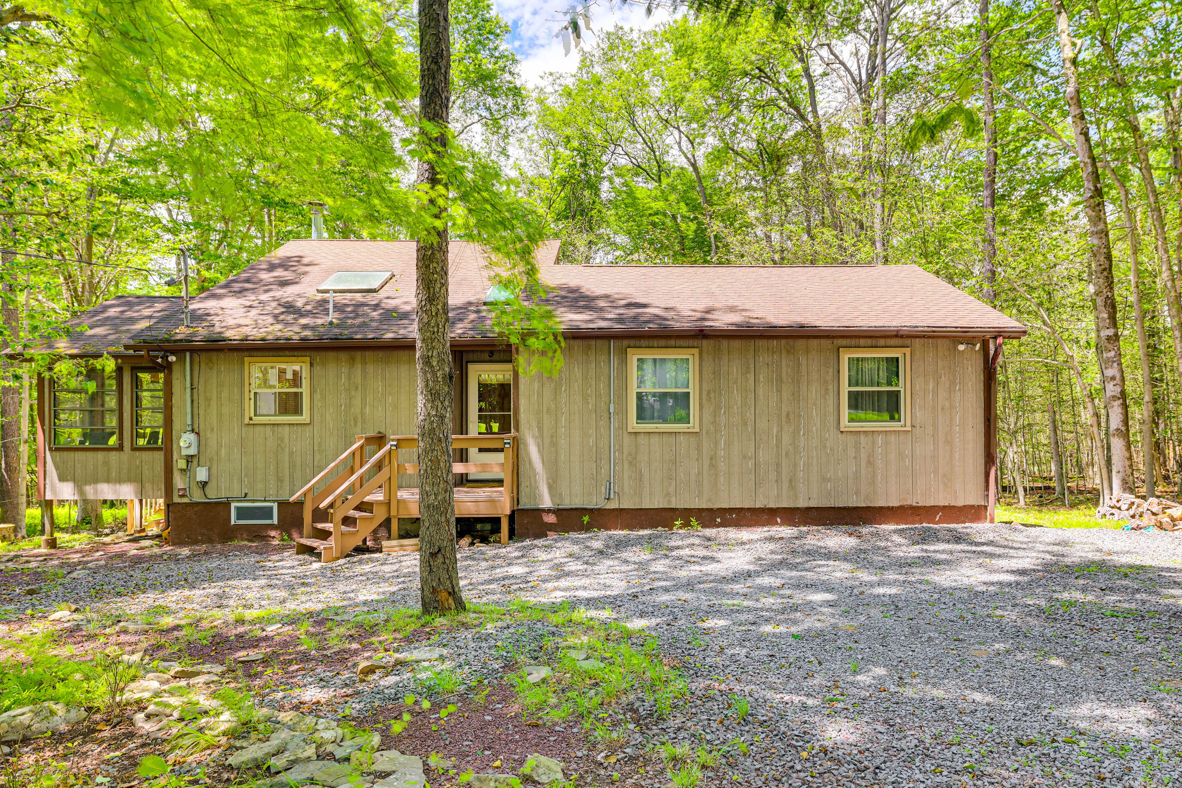 Home Exterior | Parking | Driveway (3 Vehicles) | EV Charger