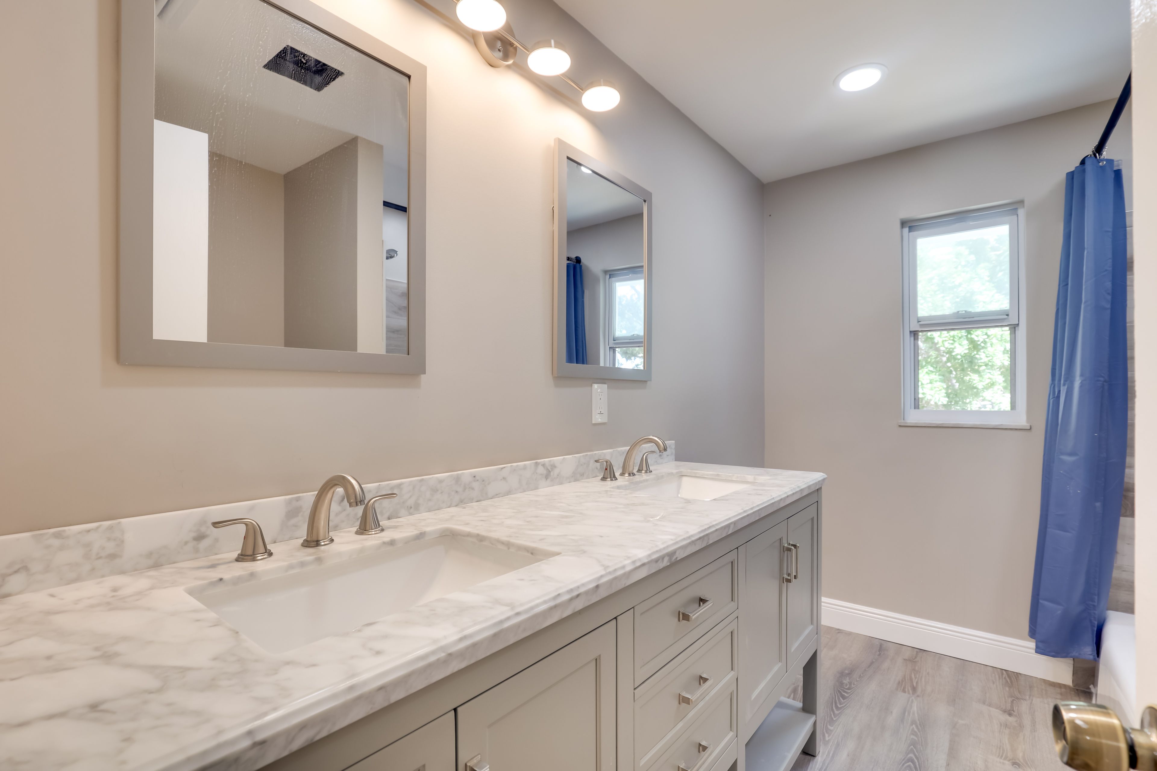 Bathroom | 2nd Floor | Towels Provided