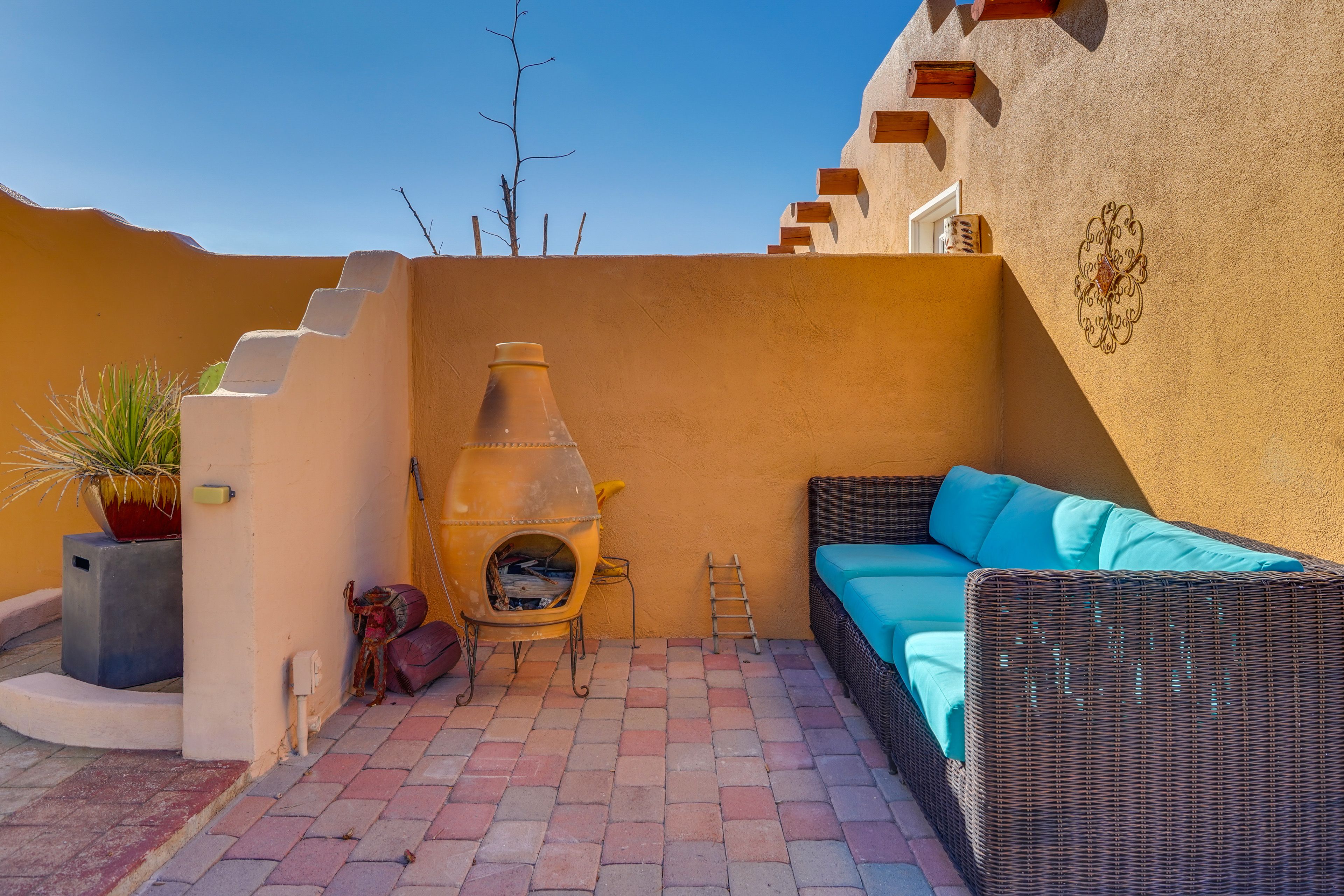 Patio | Chiminea | Covered Seating