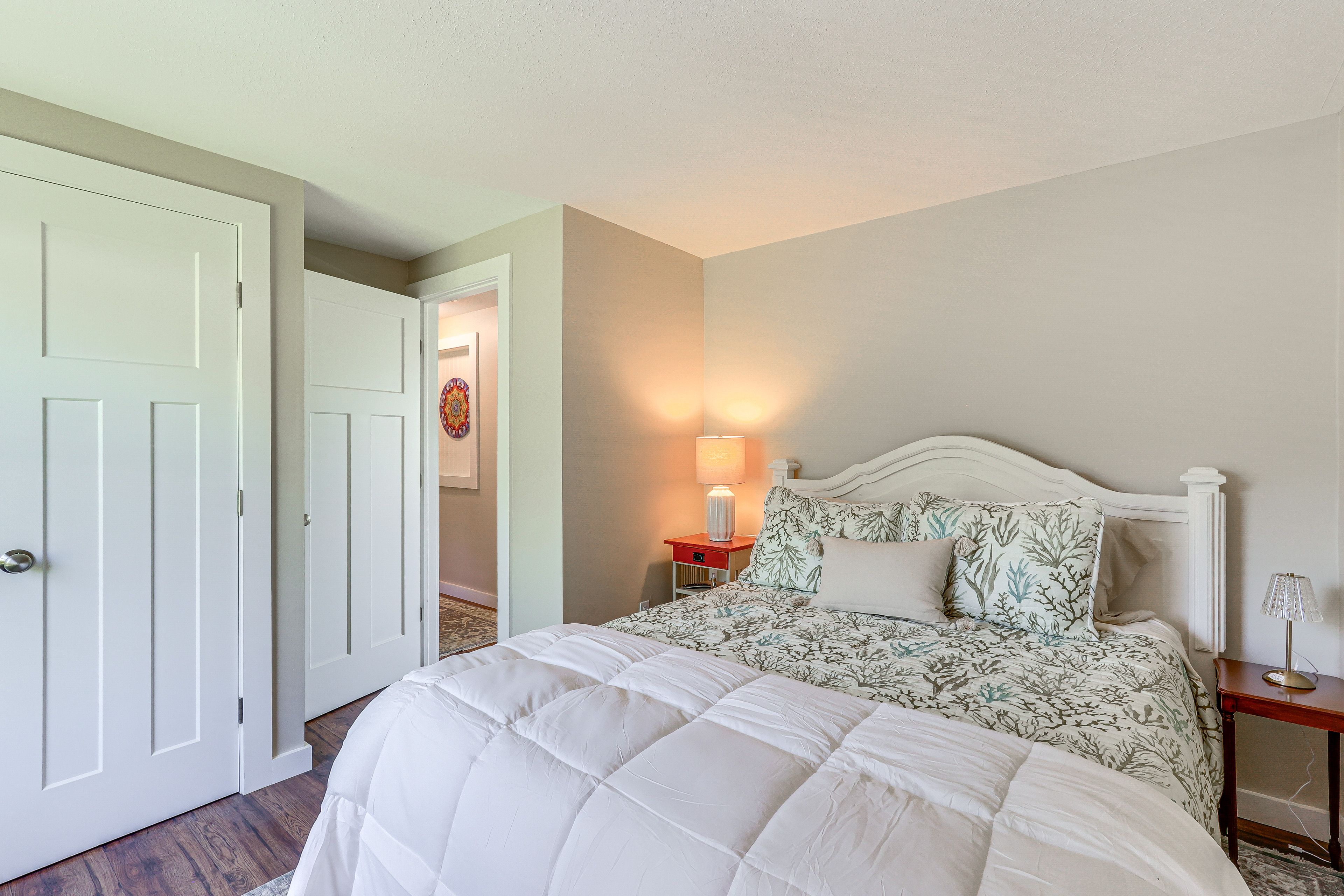 Bedroom 2 | Queen Bed