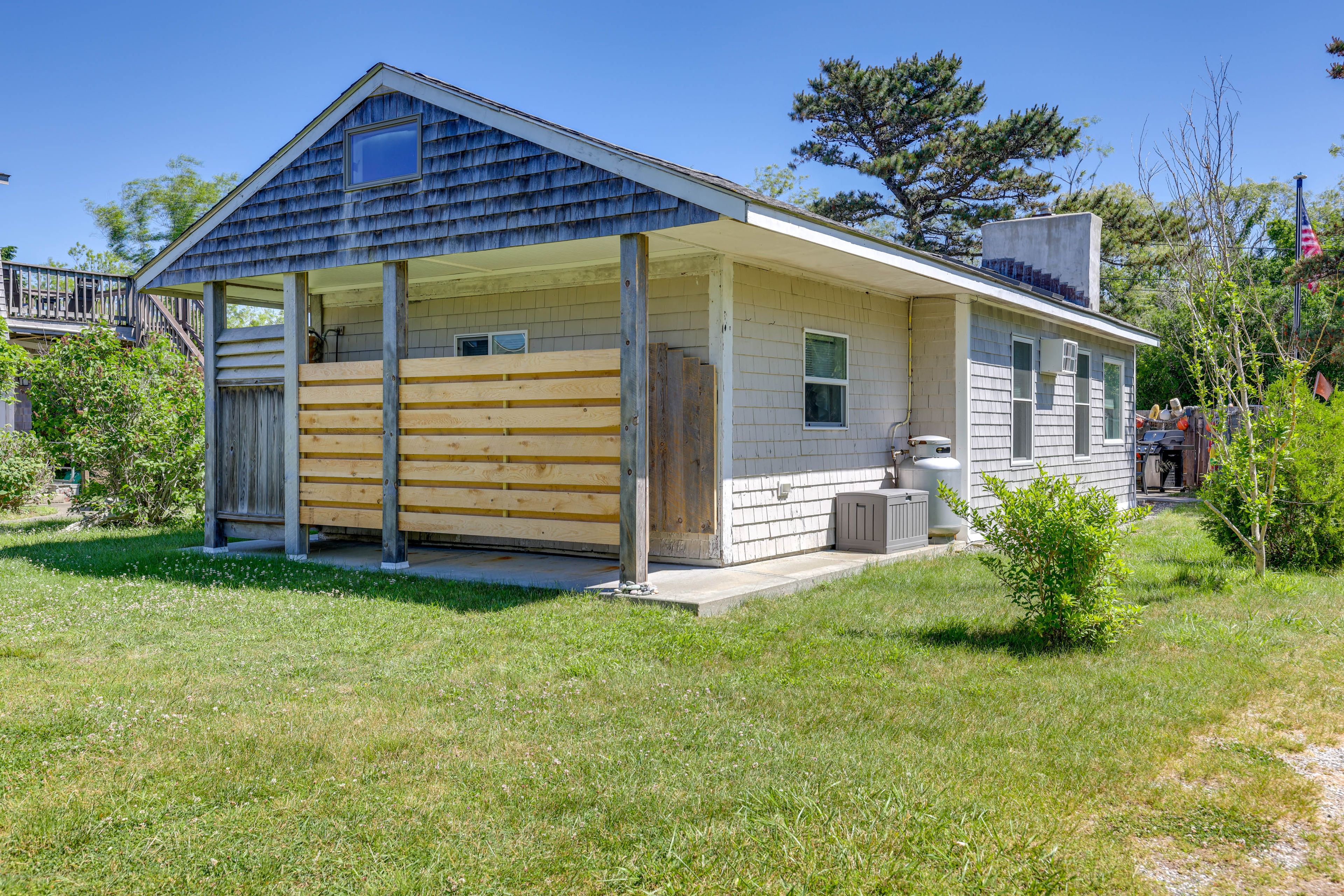 Exterior | Outdoor Shower
