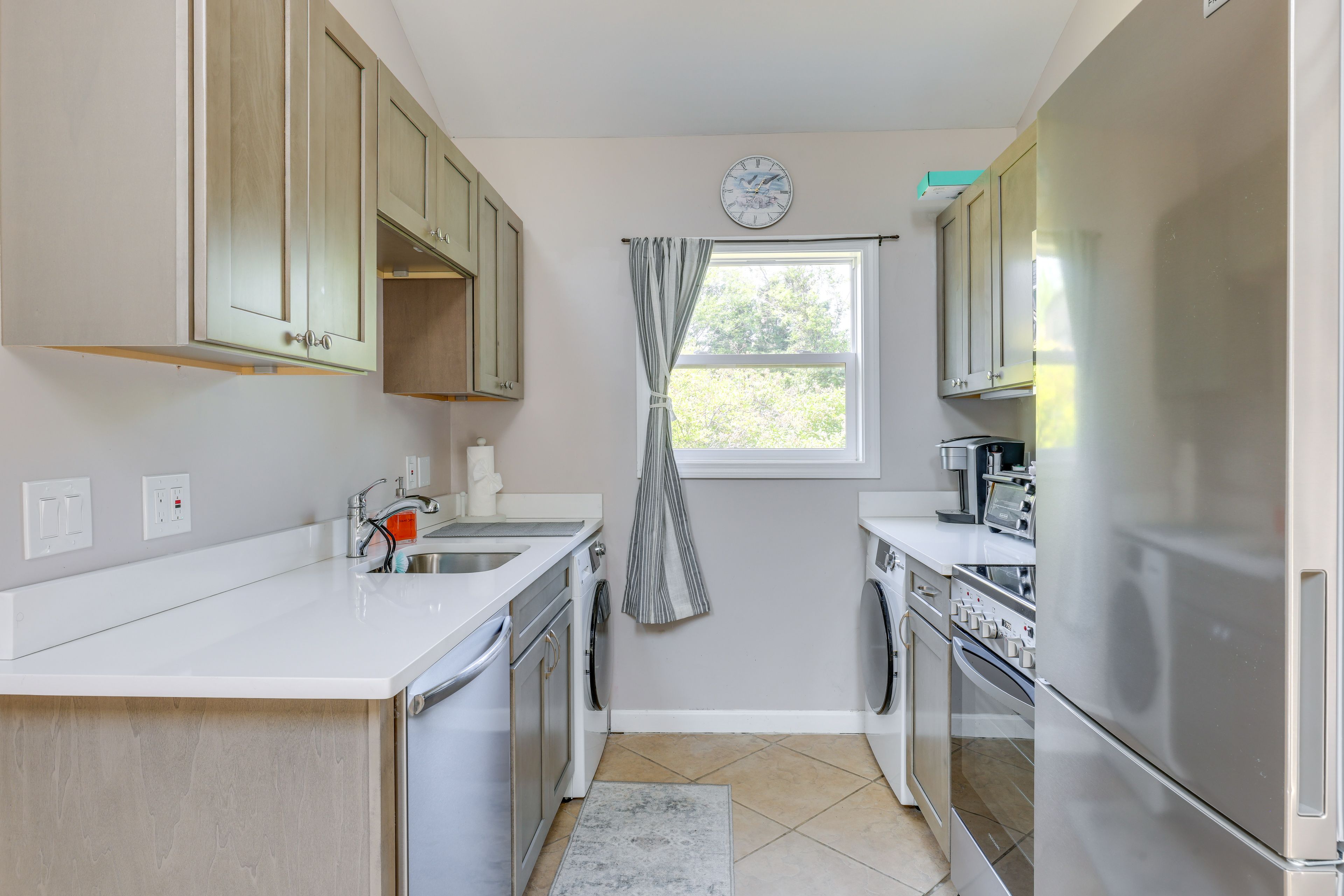 Kitchen | Keurig Coffee Maker | Toaster Oven | Washer & Dryer | Dishwasher