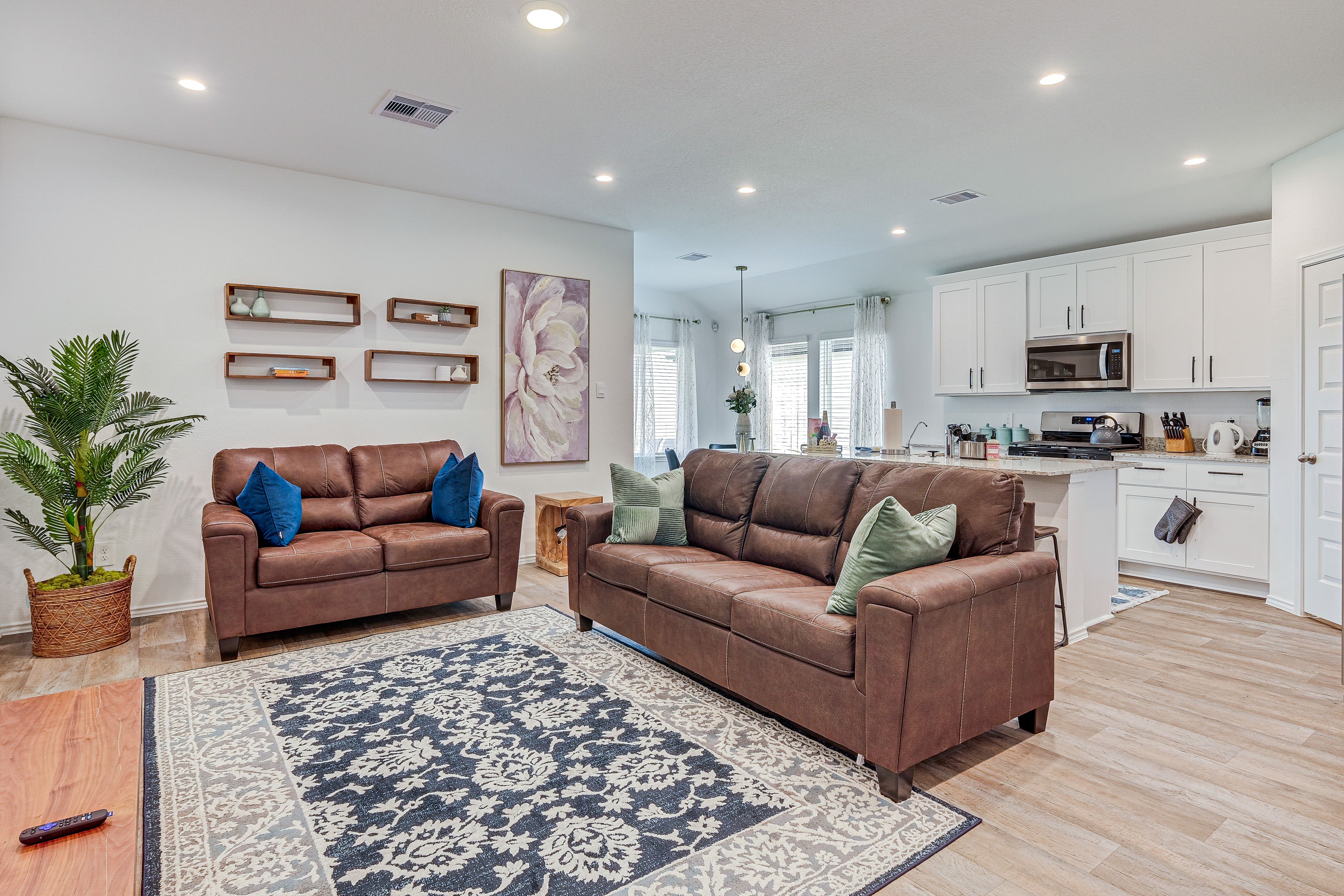 Fulshear Vacation Rental | 3BR | 2BA | 1,409 Sq Ft | 1 Step Required