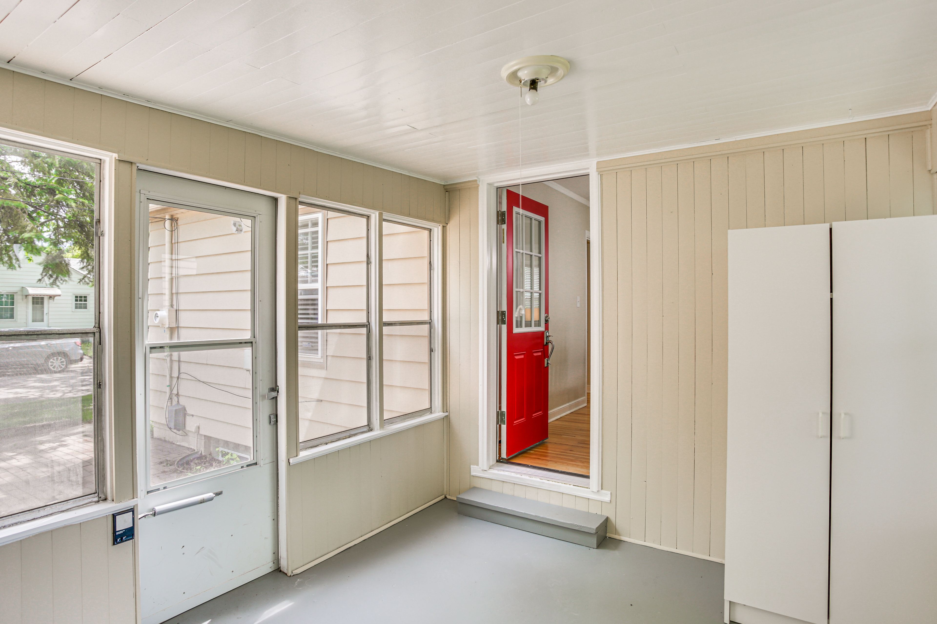 Screened-In Porch