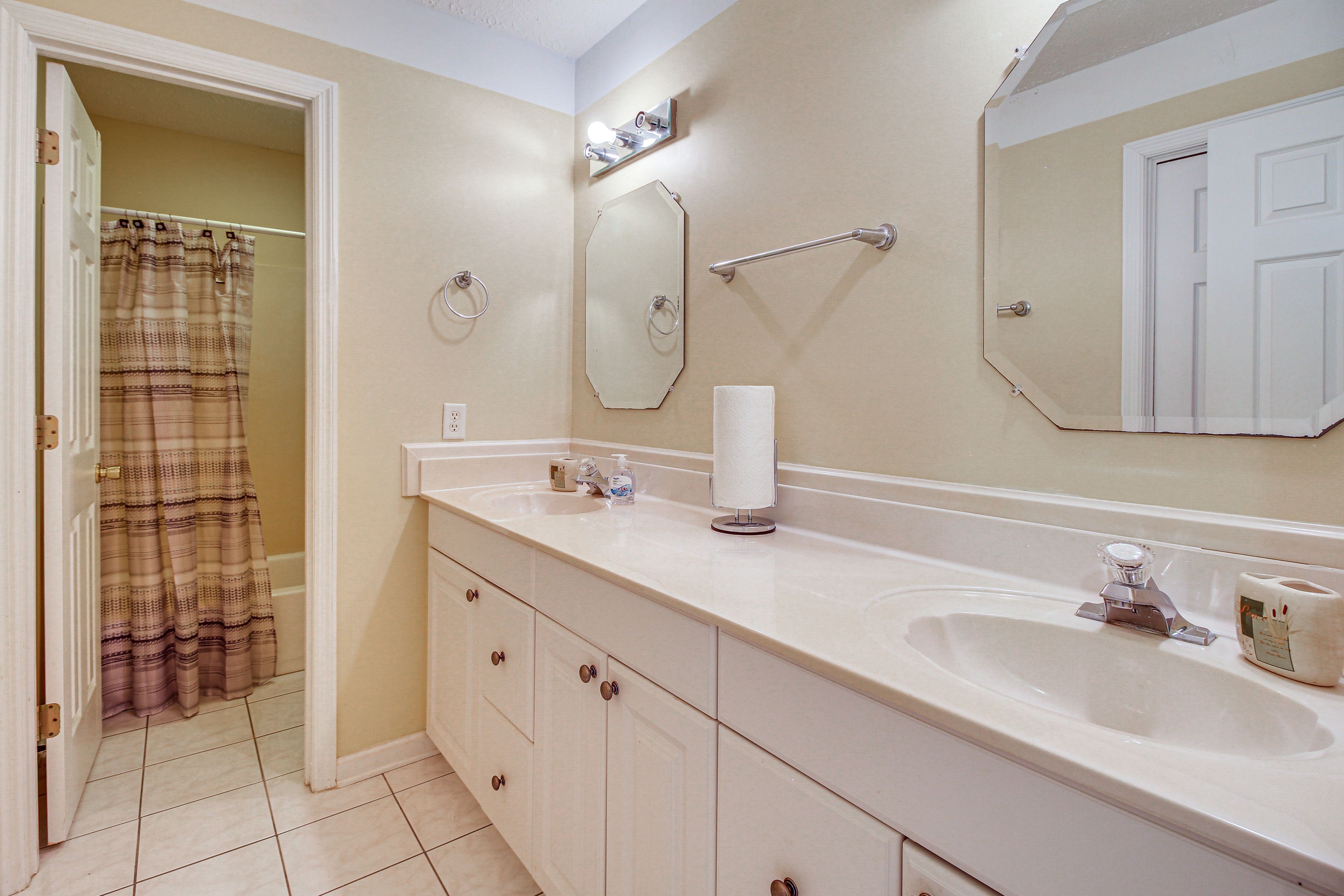 Full Bath | 3rd Floor
