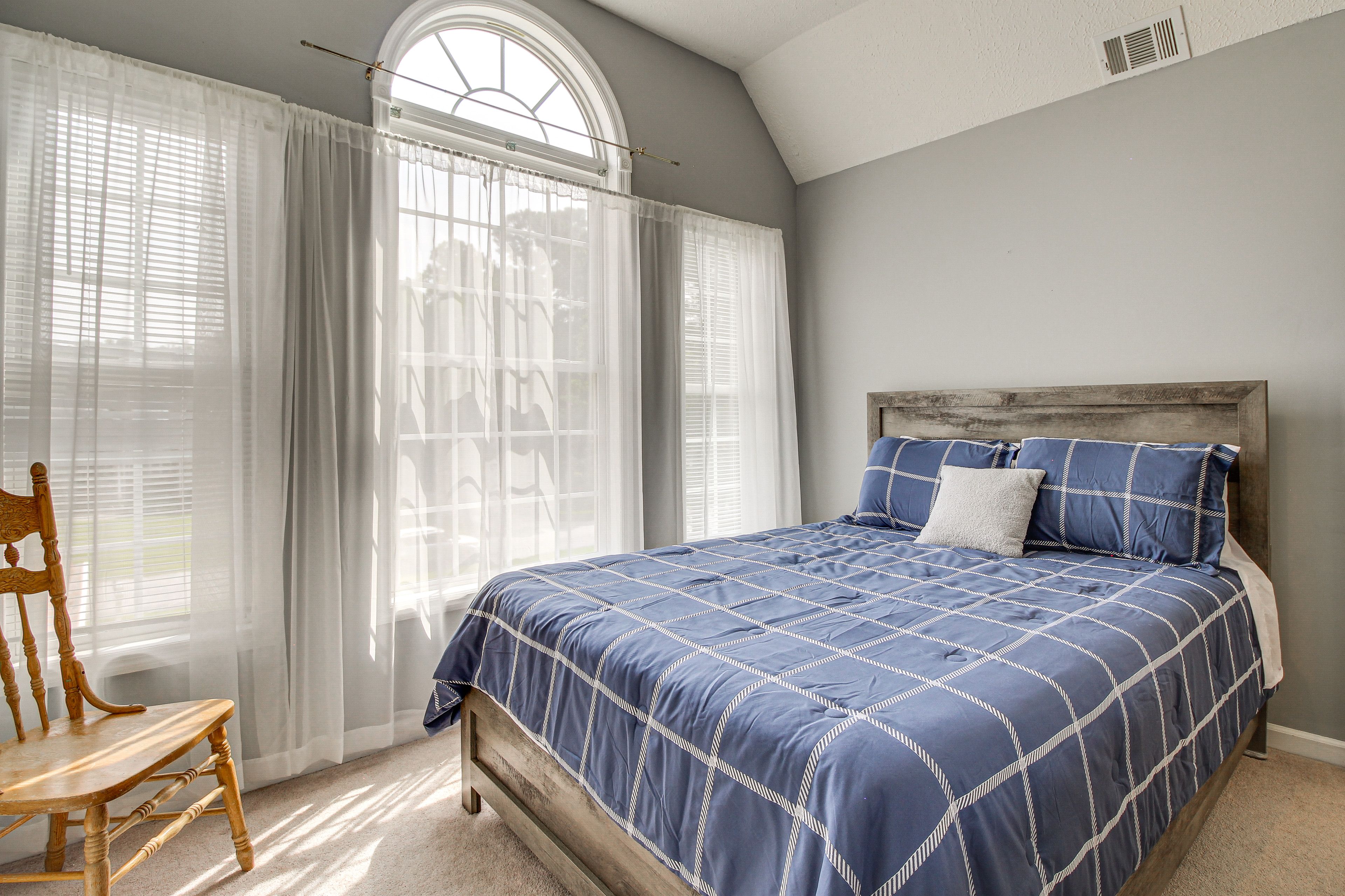 Bedroom 3 | Queen Bed | Central Heating & A/C | 3rd Floor