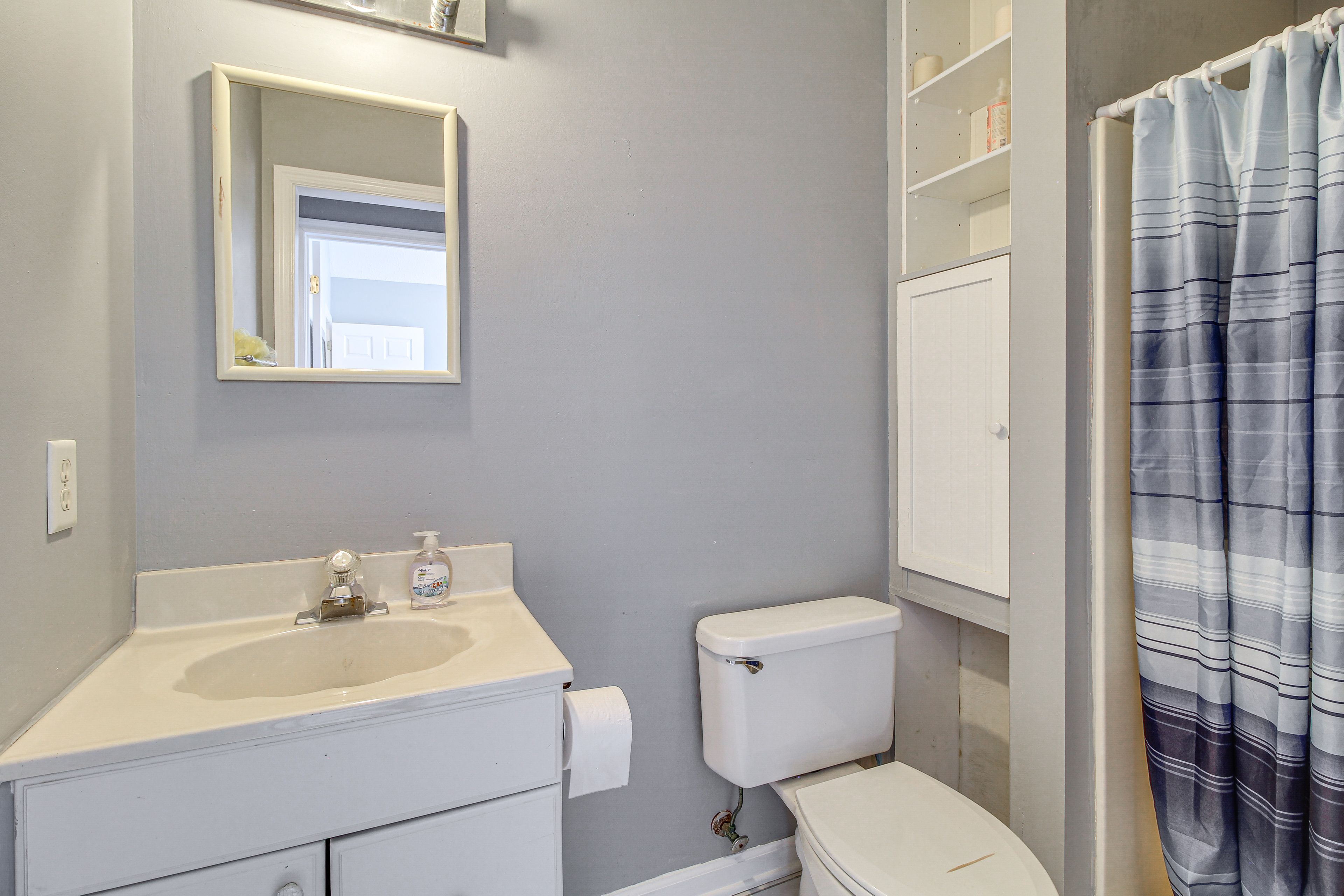 Full Bath | 3rd Floor