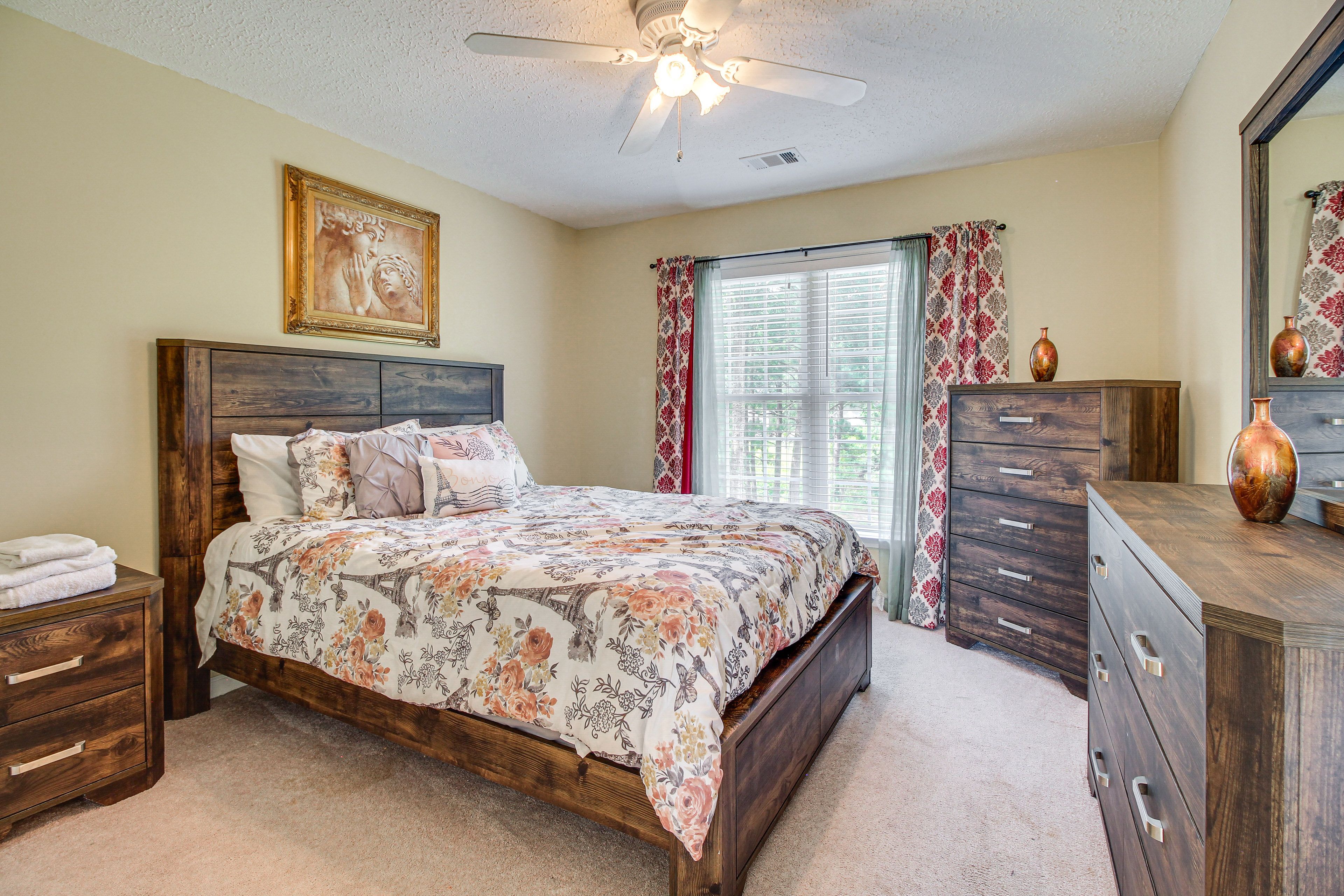 Bedroom 4 | Queen Bed | 3rd Floor