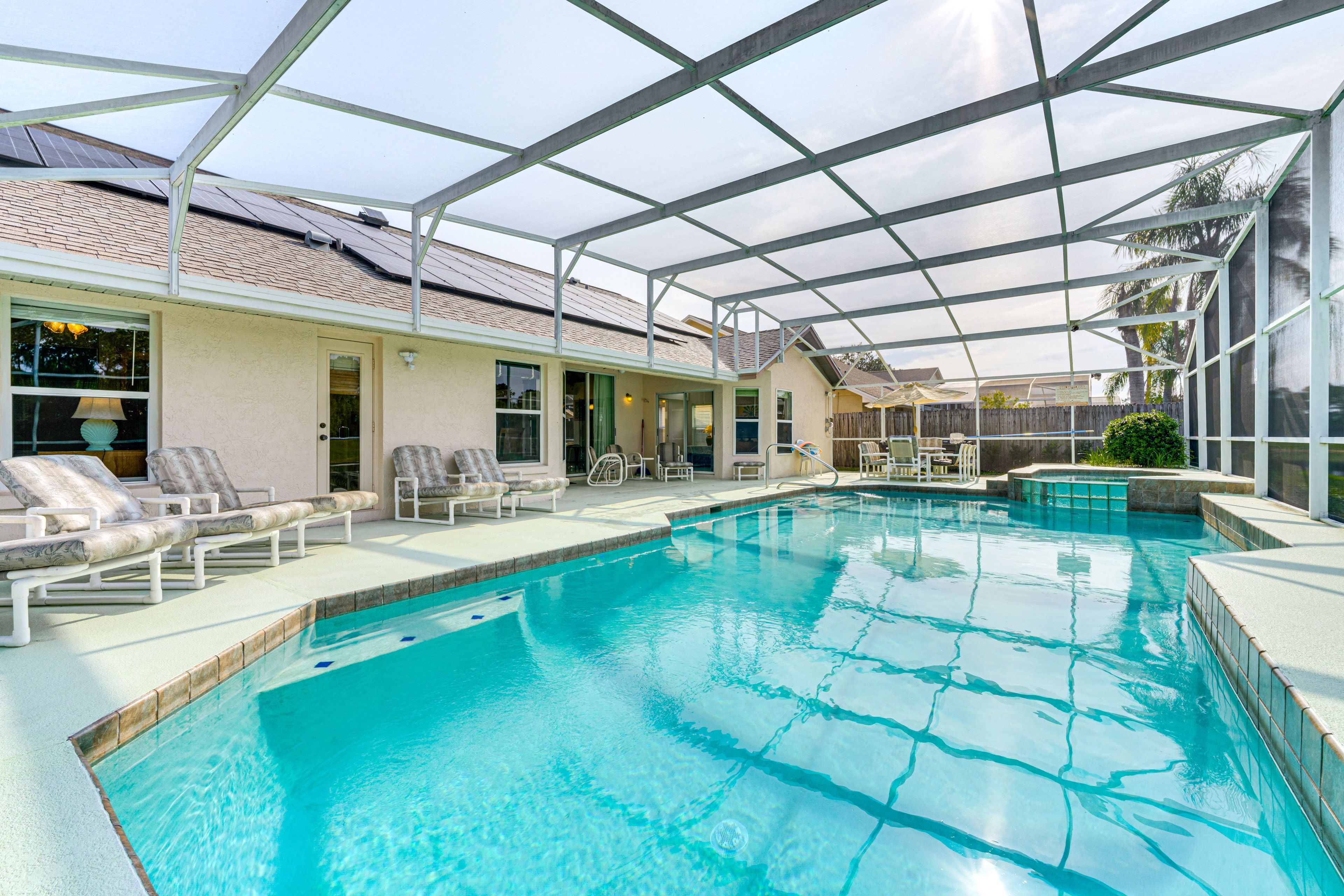 Lanai | Pool | Spa | Lounge Furniture | Outdoor Dining Area
