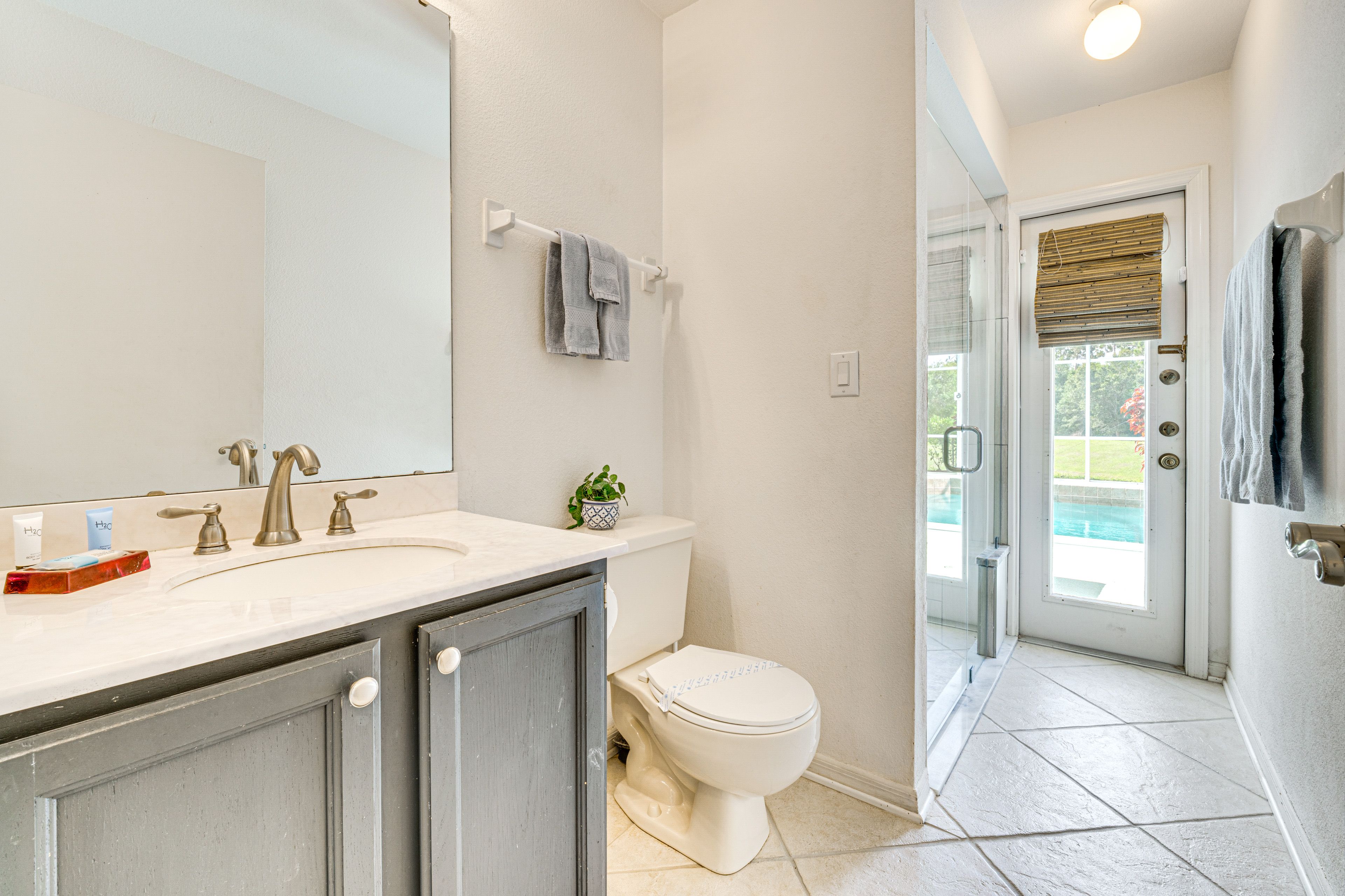 Full Bathroom