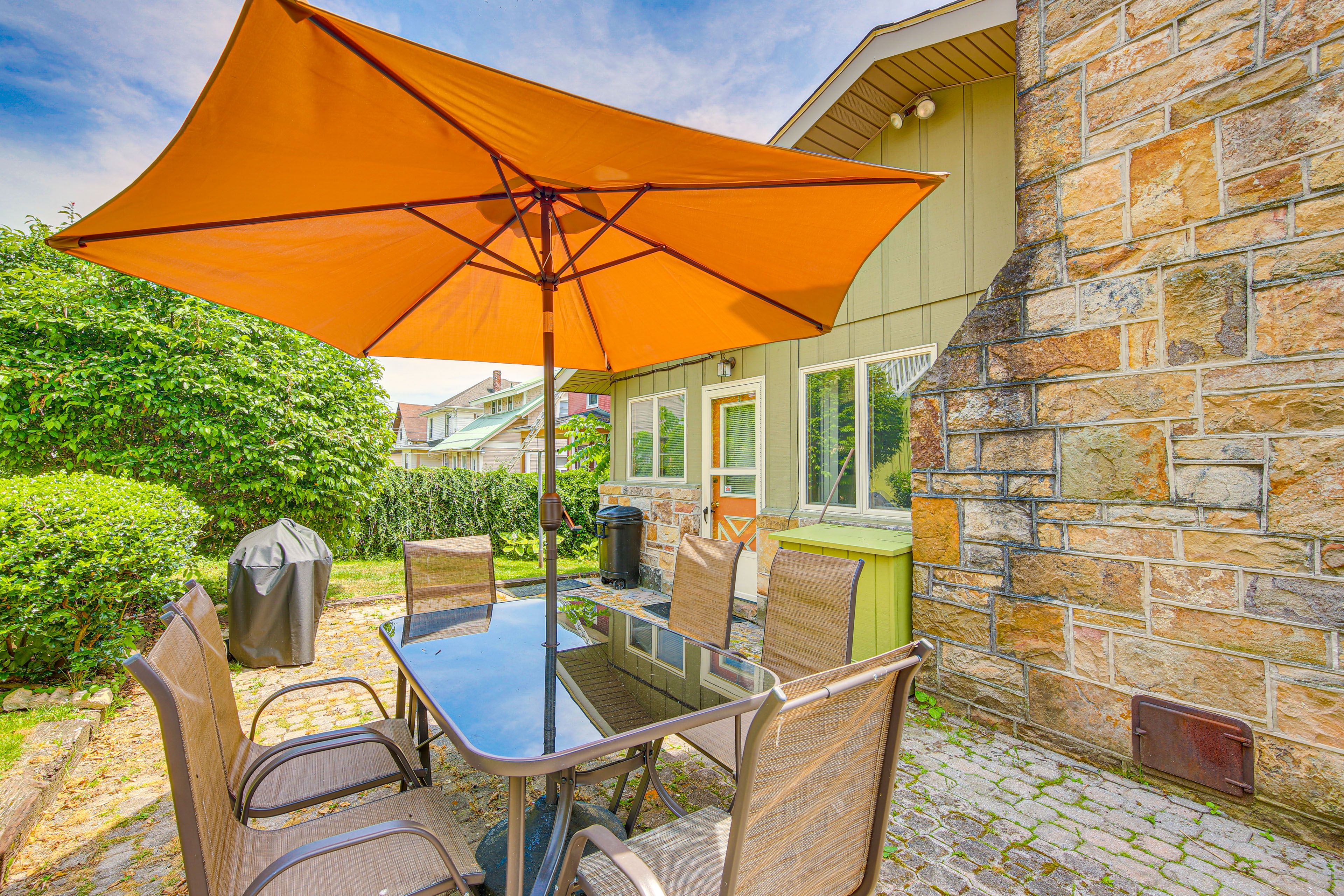 Somerset Vacation Rental | 3BR | 2.5BA | 2,200 Sq Ft | Stairs Required