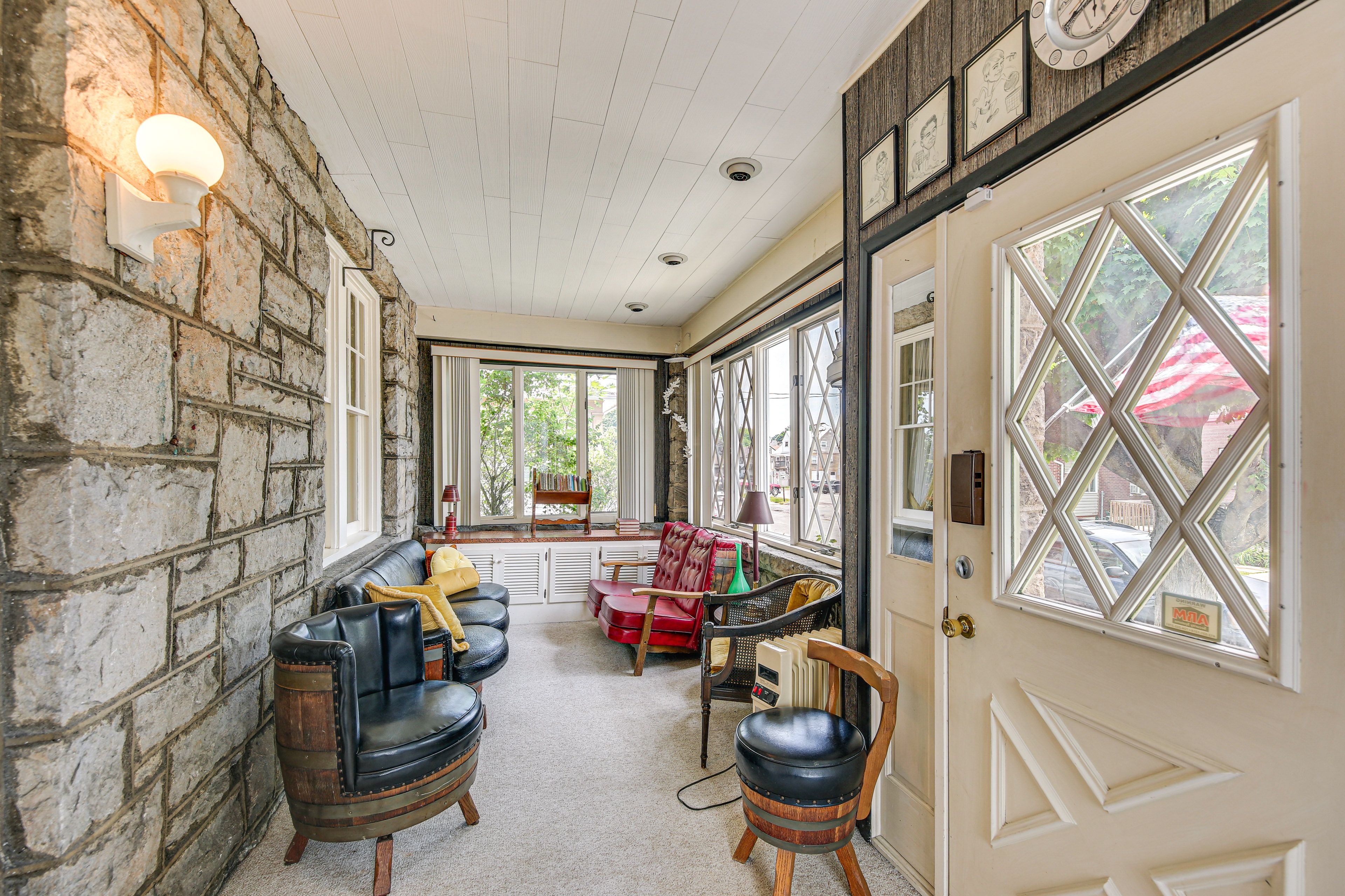 Screened-In Porch