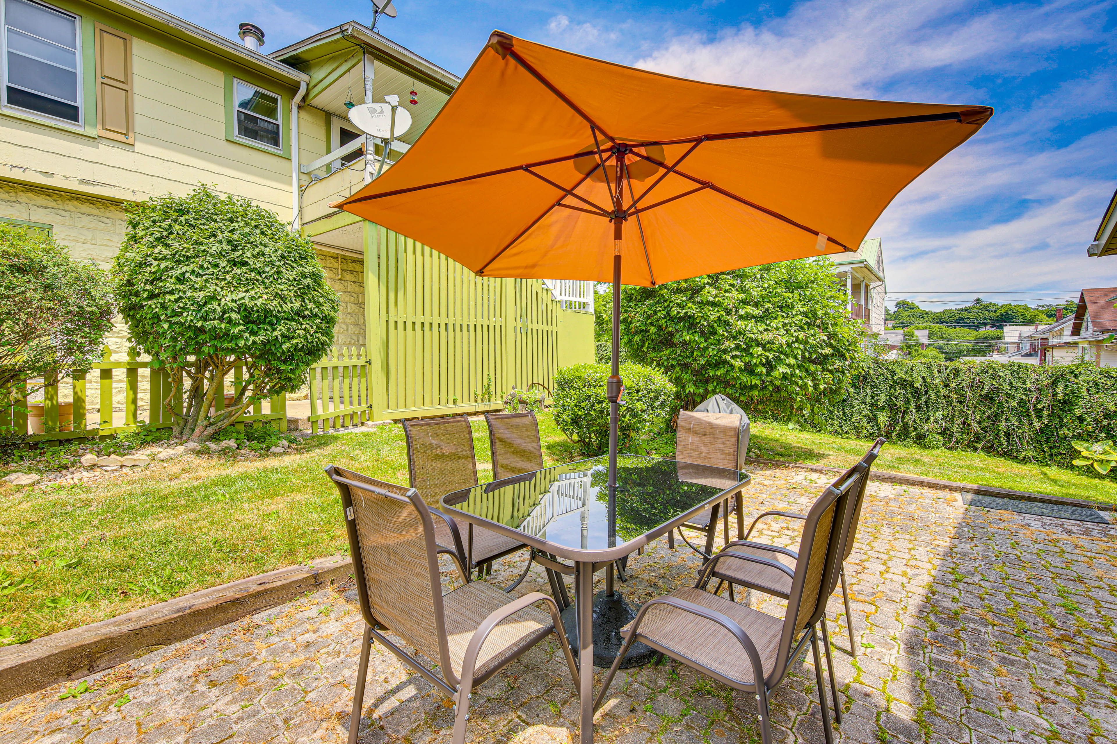Outdoor Dining Table | Charcoal Grill (Charcoal Provided)