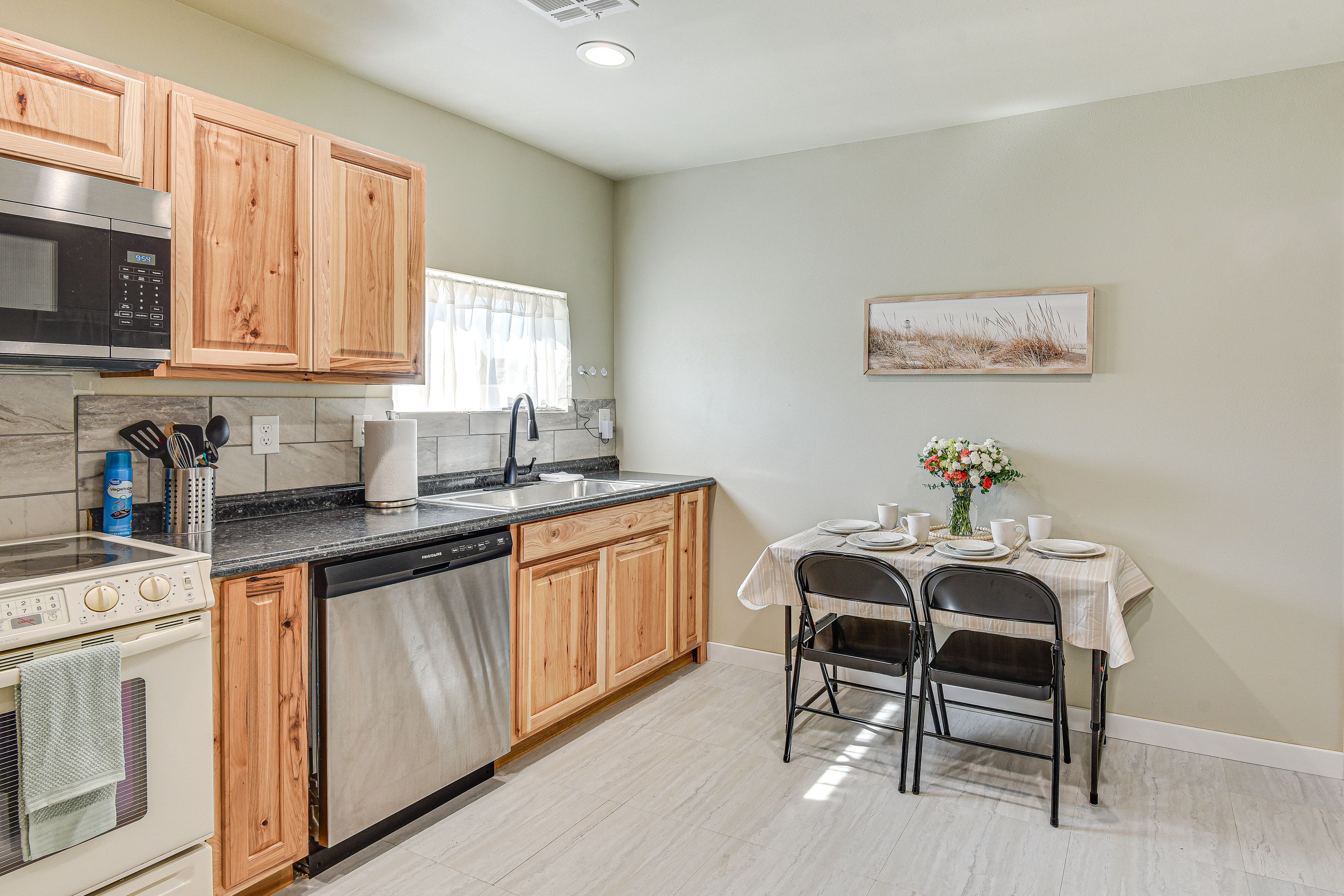 Dining Area | Dishware/Flatware | 2nd Floor