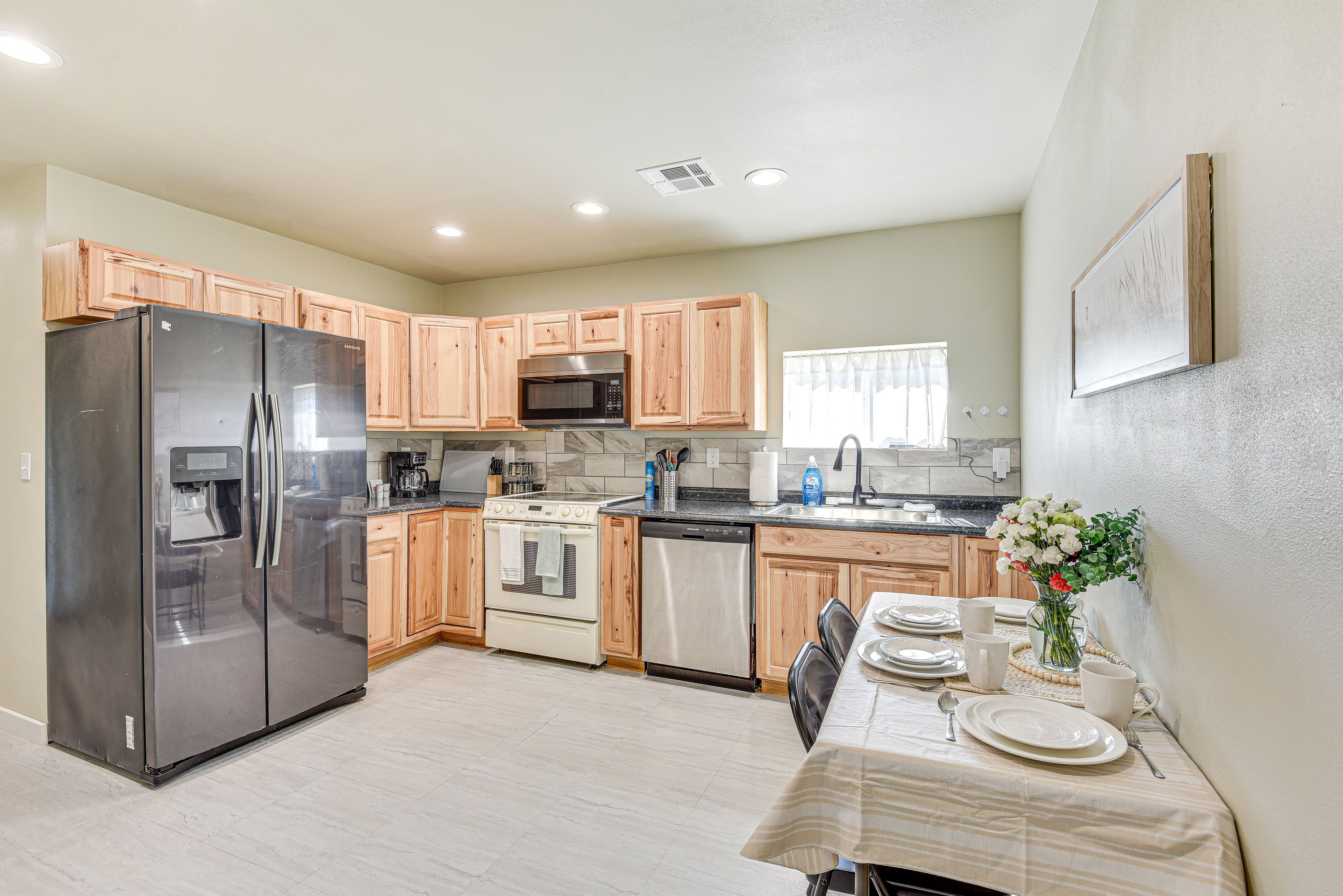 Kitchen | Dining Area