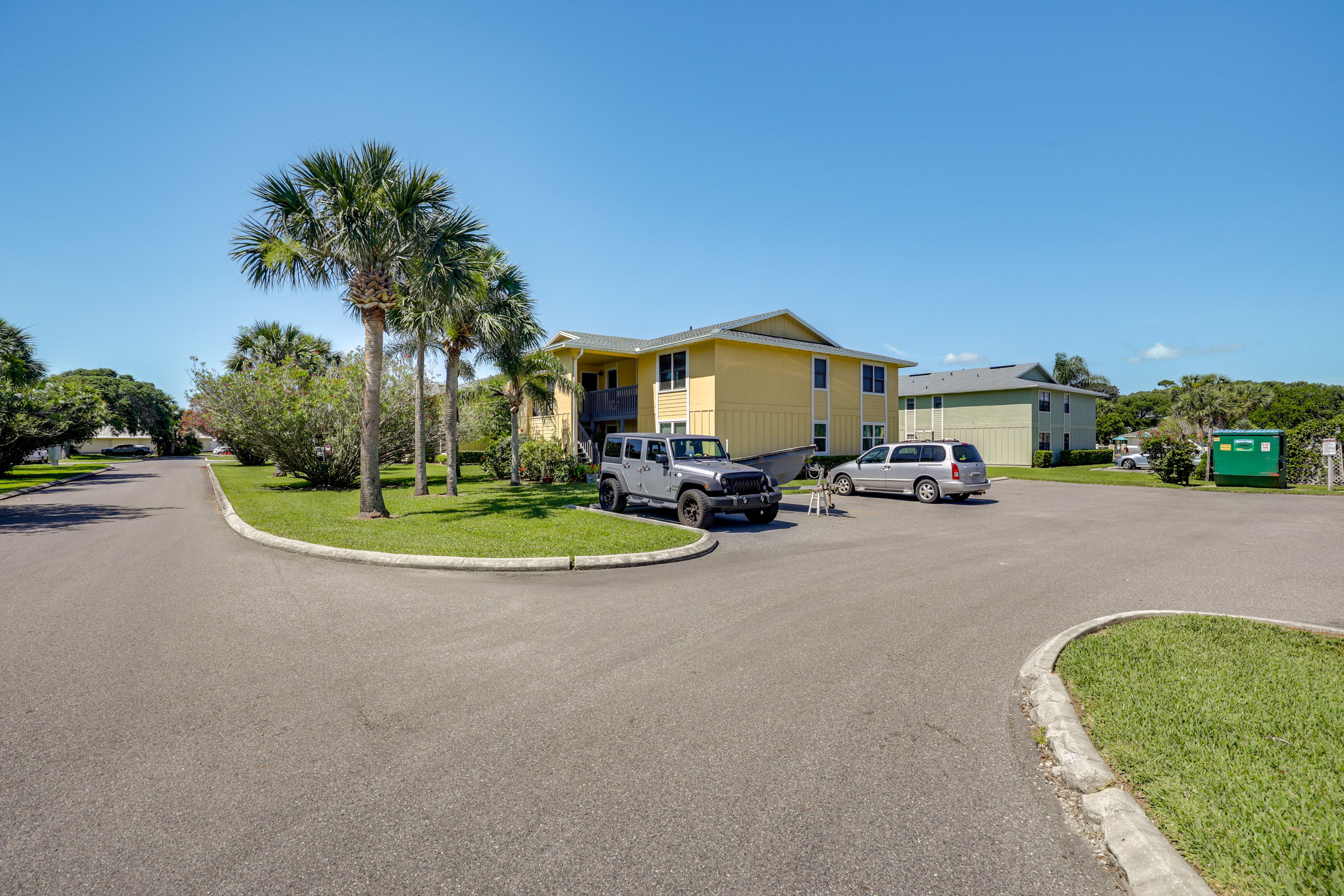 Parking | Driveway (1 Vehicle) | Free Street Parking (First-Come, First-Served)